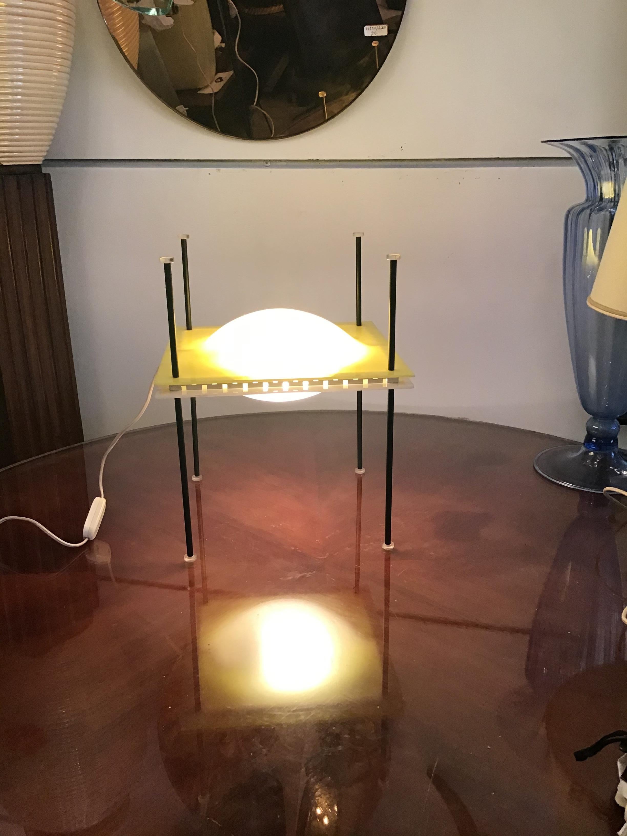 Ettore Sottsass “Palafitta” Table Lamp Brass Plexiglas, 1957, Italy 3