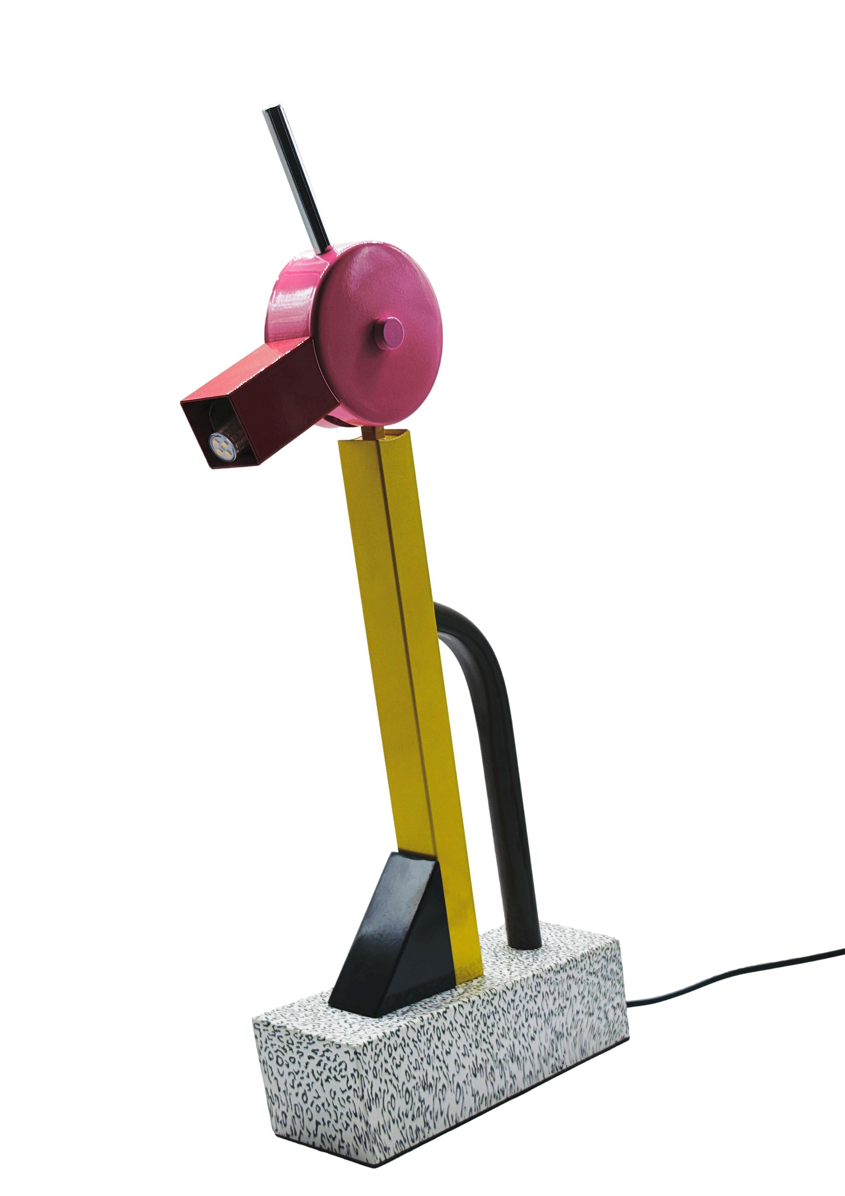 Mid-Century Modern Ettore Sottsass per Memphis Milano Lampada da Tavolo 