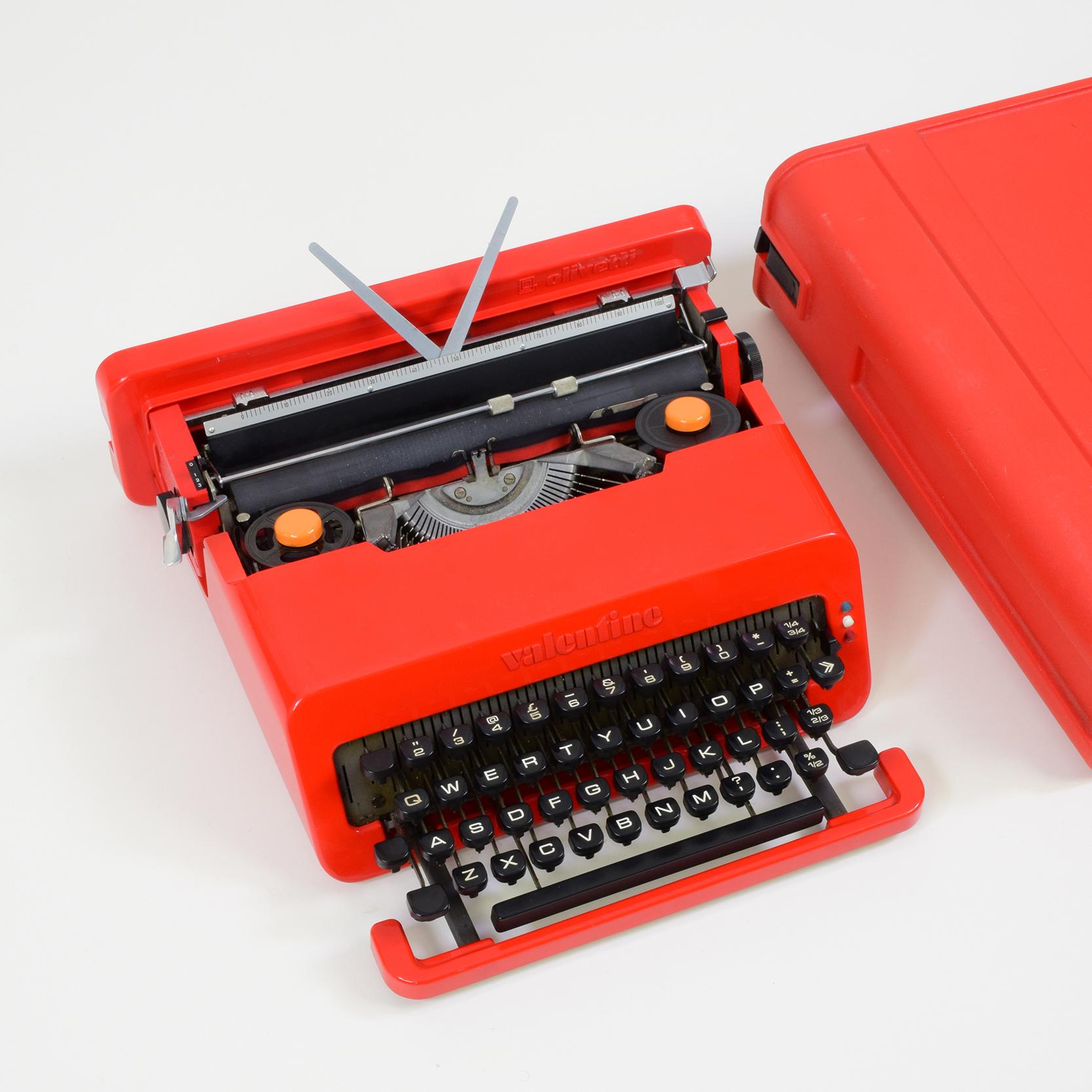 Ettore Sottsass & Perry A. King, Valentine Portable Typewriter for Olivetti 1968 In Good Condition In London, GB