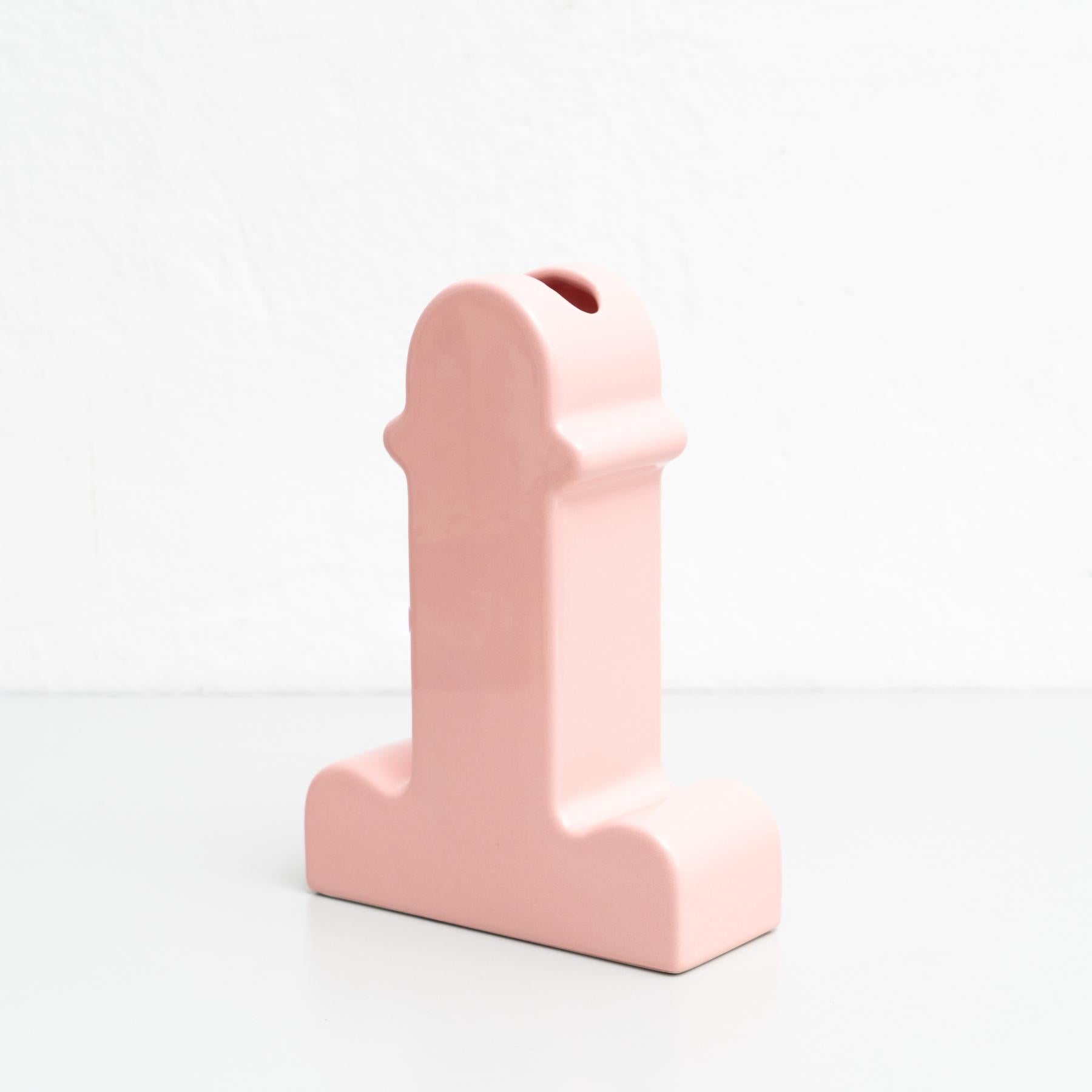 Espagnol Ettore Sottsass Vase à fleurs Shiva en céramique rose, par BD Barcelona en vente