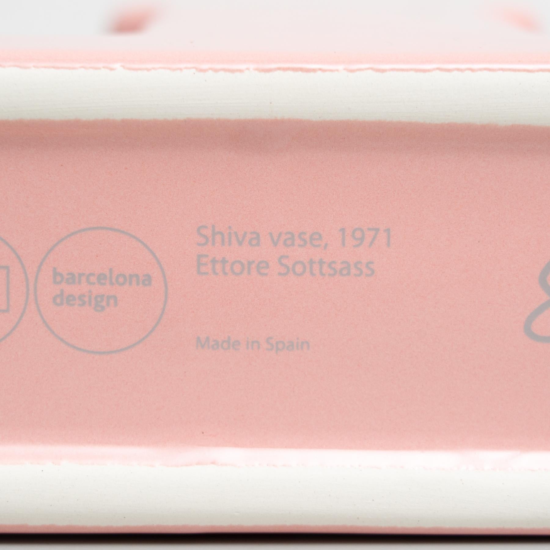 Vaso di fiori Shiva in ceramica rosa di Ettore Sottsass in vendita 6