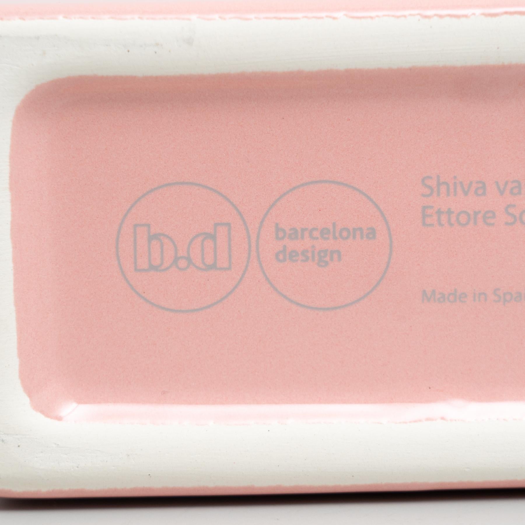 Vaso di fiori Shiva in ceramica rosa di Ettore Sottsass in vendita 7