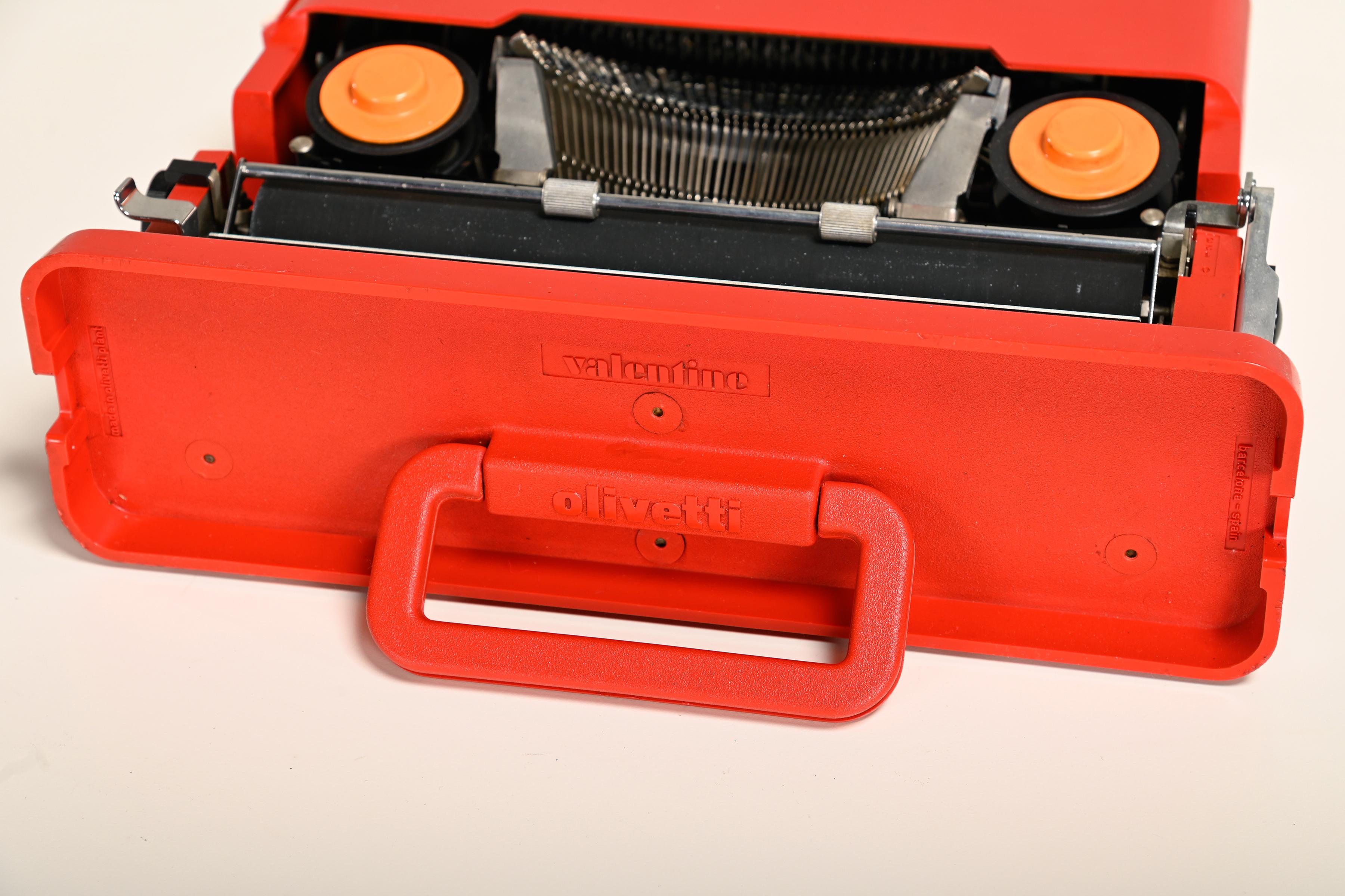 Ettore Sottsass red Valentine Typewriter for Olivetti, Italy 4