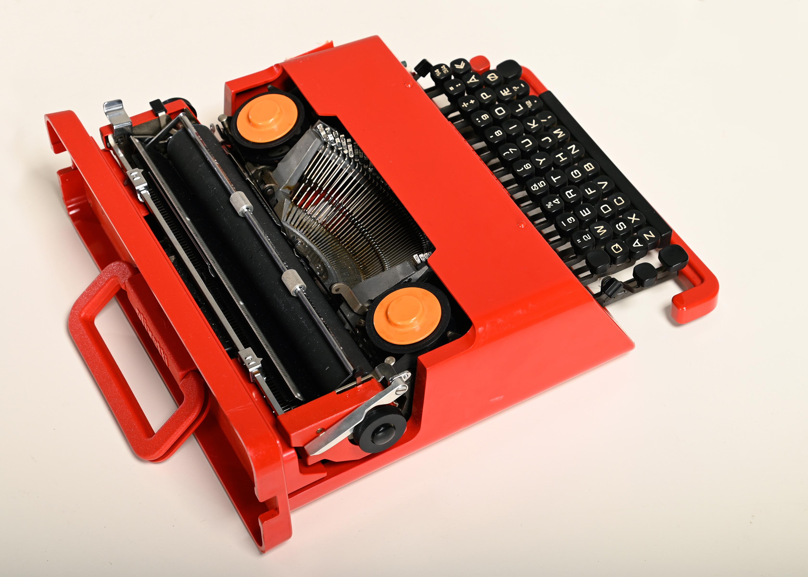 Ettore Sottsass red Valentine Typewriter for Olivetti, Italy 5