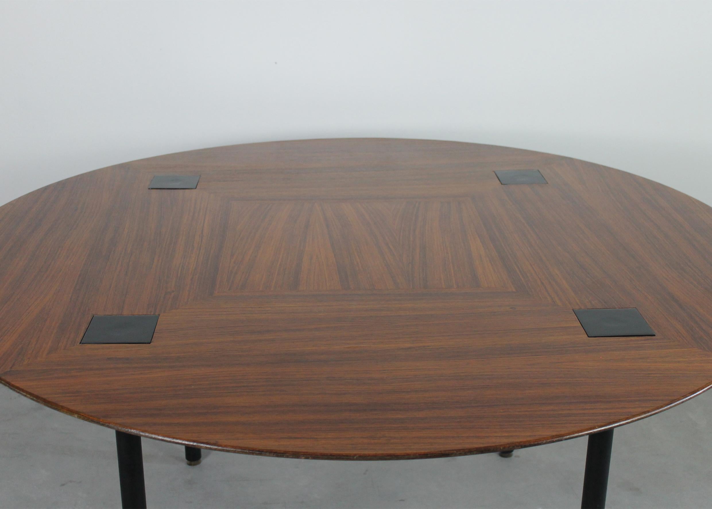 Laqué Table de salle à manger Ettore Sottsass en Wood et métal laqué noir par Poltronova 50s en vente