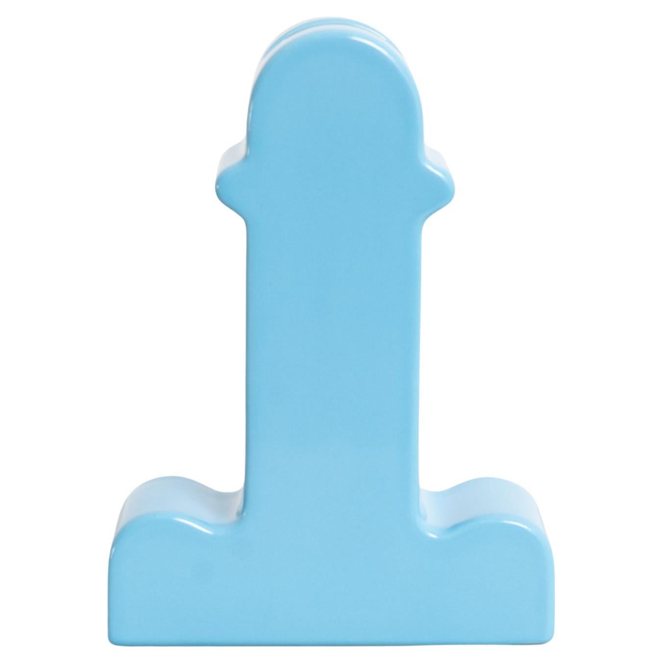 Vase en céramique Blue Shiva conçu par Ettore Sottsass, circa 1973, édité par BD à Barcelona.

Cette pièce a été produite en édition limitée à 999 exemplaires seulement.
Il s'agit de 142 / 999.

En bon état d'origine, avec une usure mineure conforme