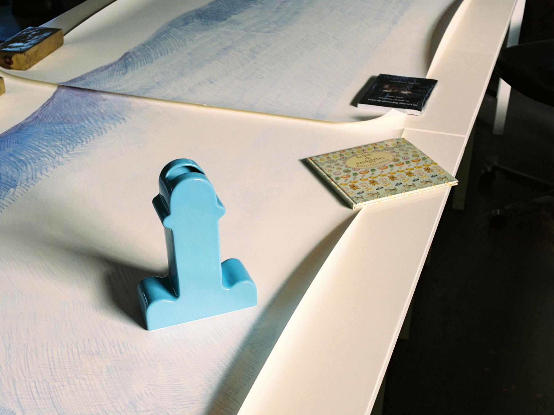 Ettore Sottsass, vase Shiva, bleu vif, céramique émaillée, Espagne, XXe siècle en vente 2