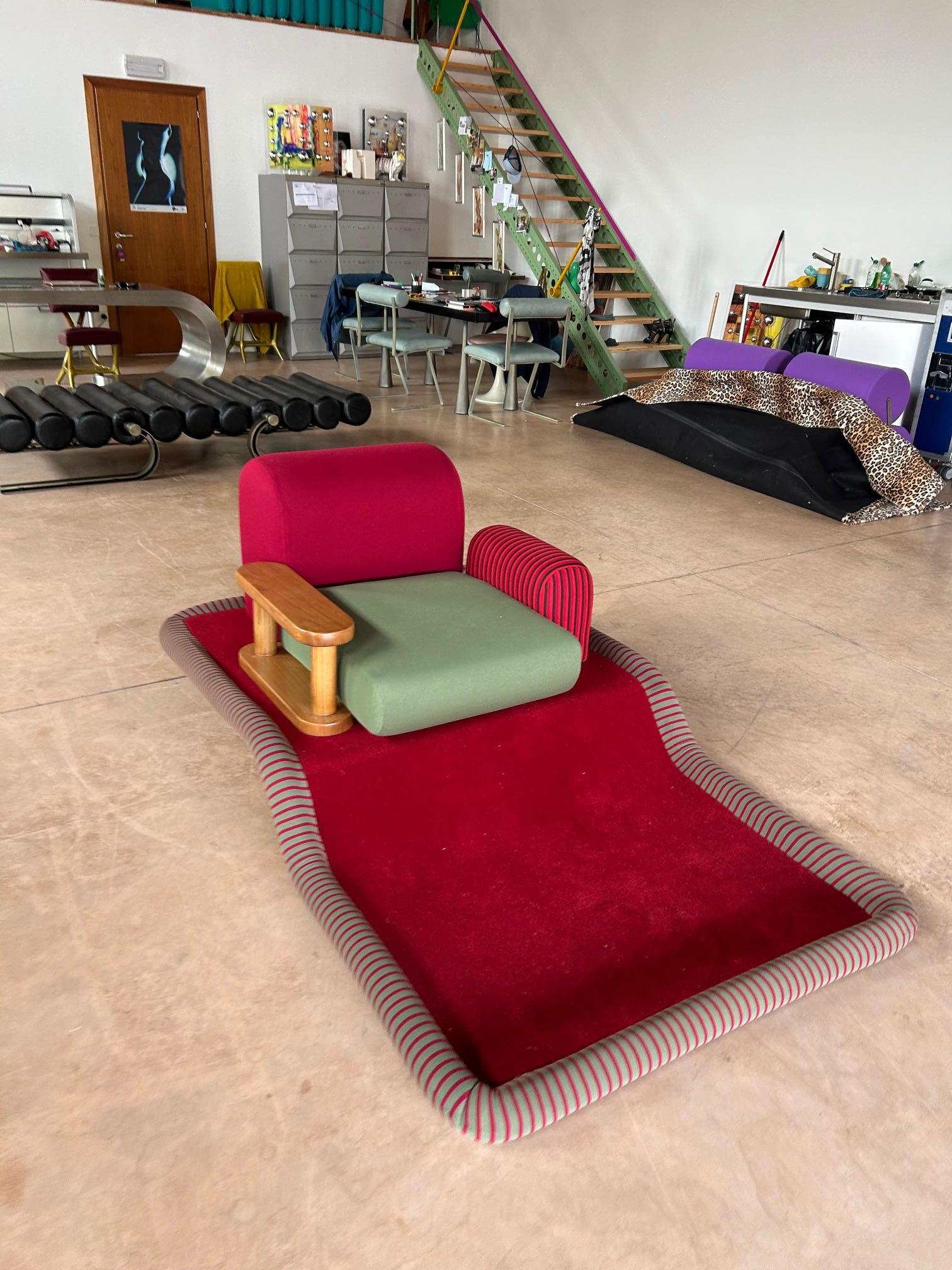 Ettore Sottsass Tappeto Volante - Flying Carper Sessel für Bedding Brevetti (Moderne der Mitte des Jahrhunderts) im Angebot