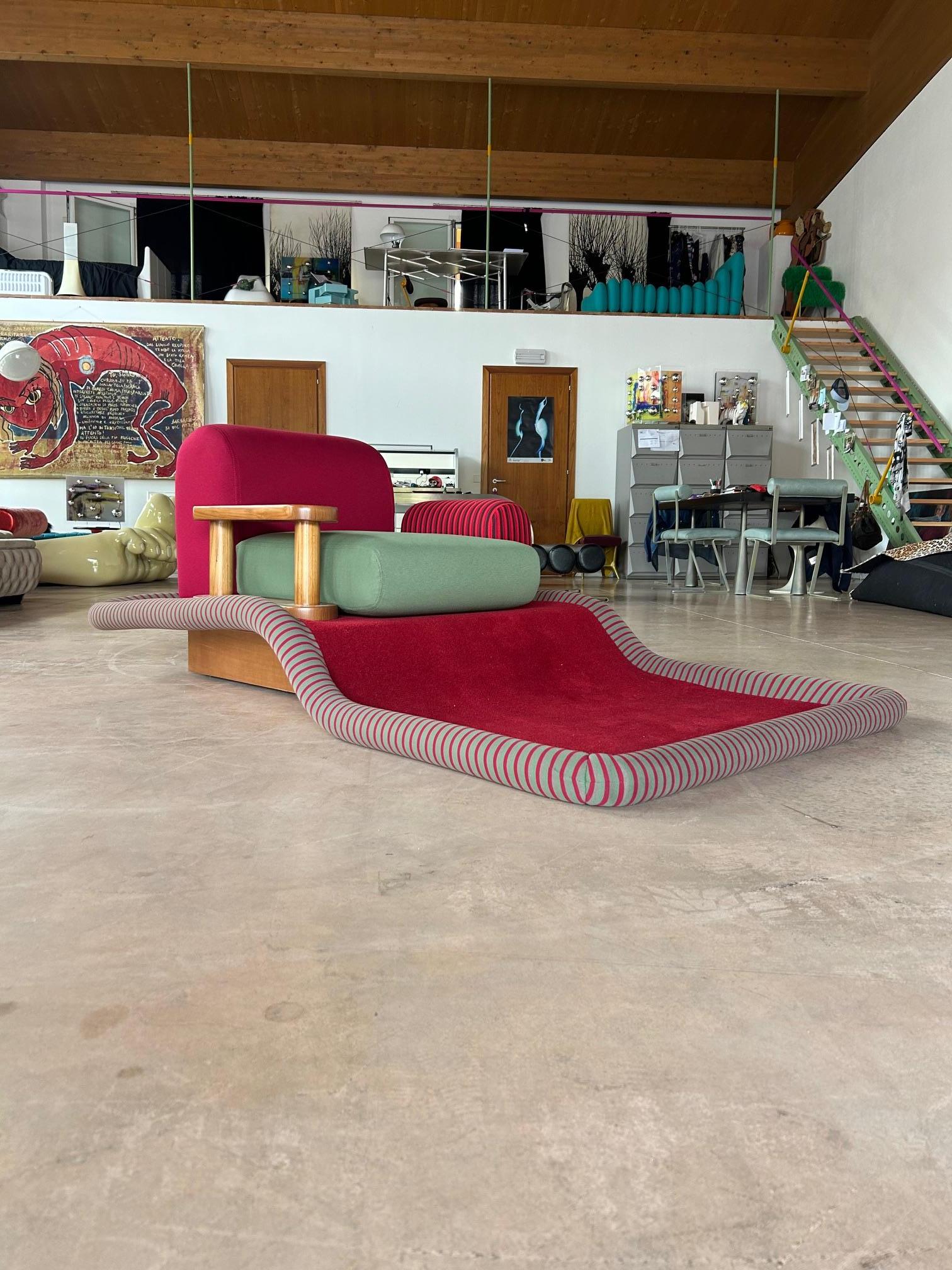 Ettore Sottsass Tappeto Volante - Flying Carper Sessel für Bedding Brevetti (Stoff) im Angebot
