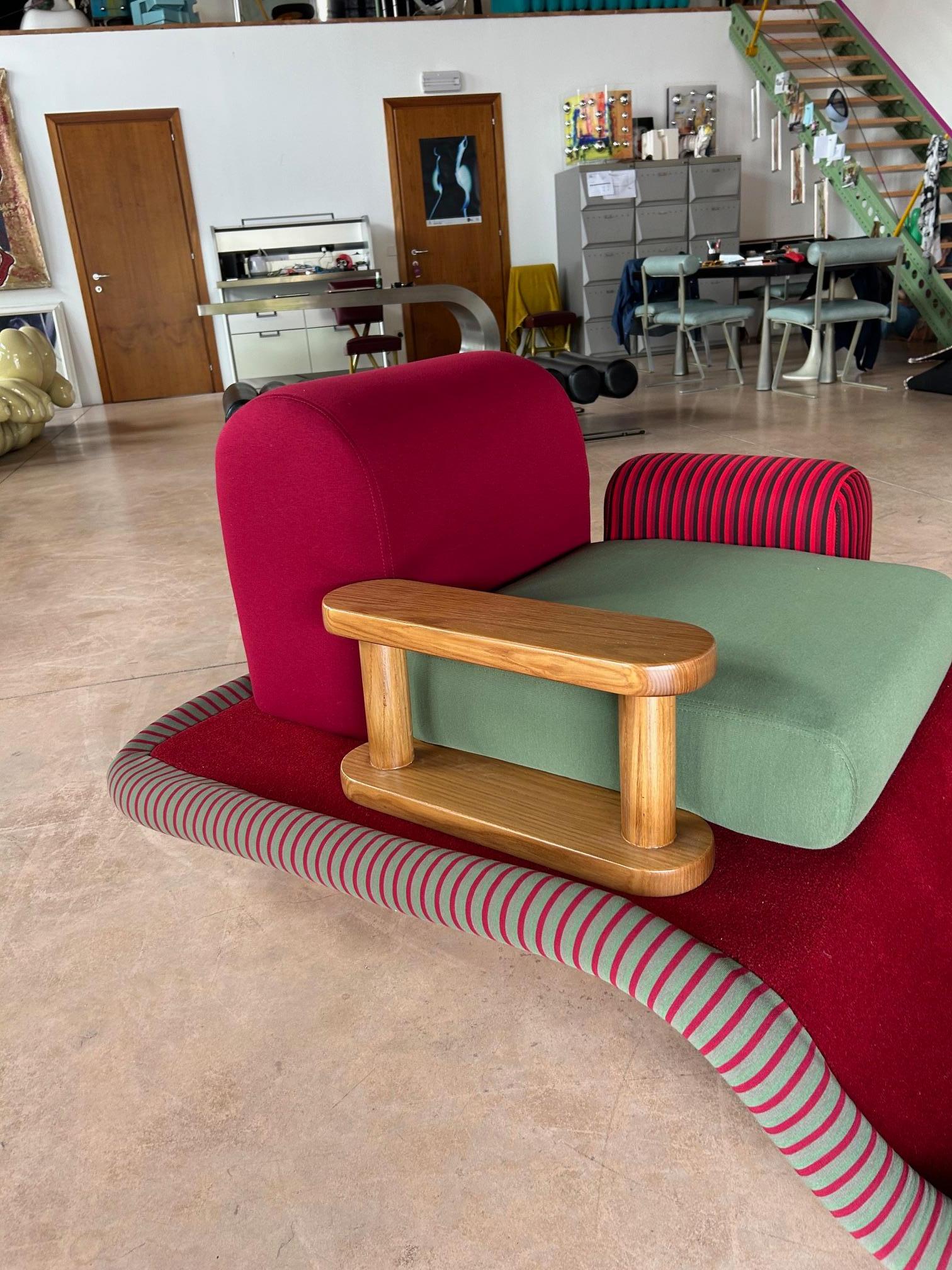 Ettore Sottsass Tappeto Volante - Flying Carper Sessel für Bedding Brevetti im Angebot 1
