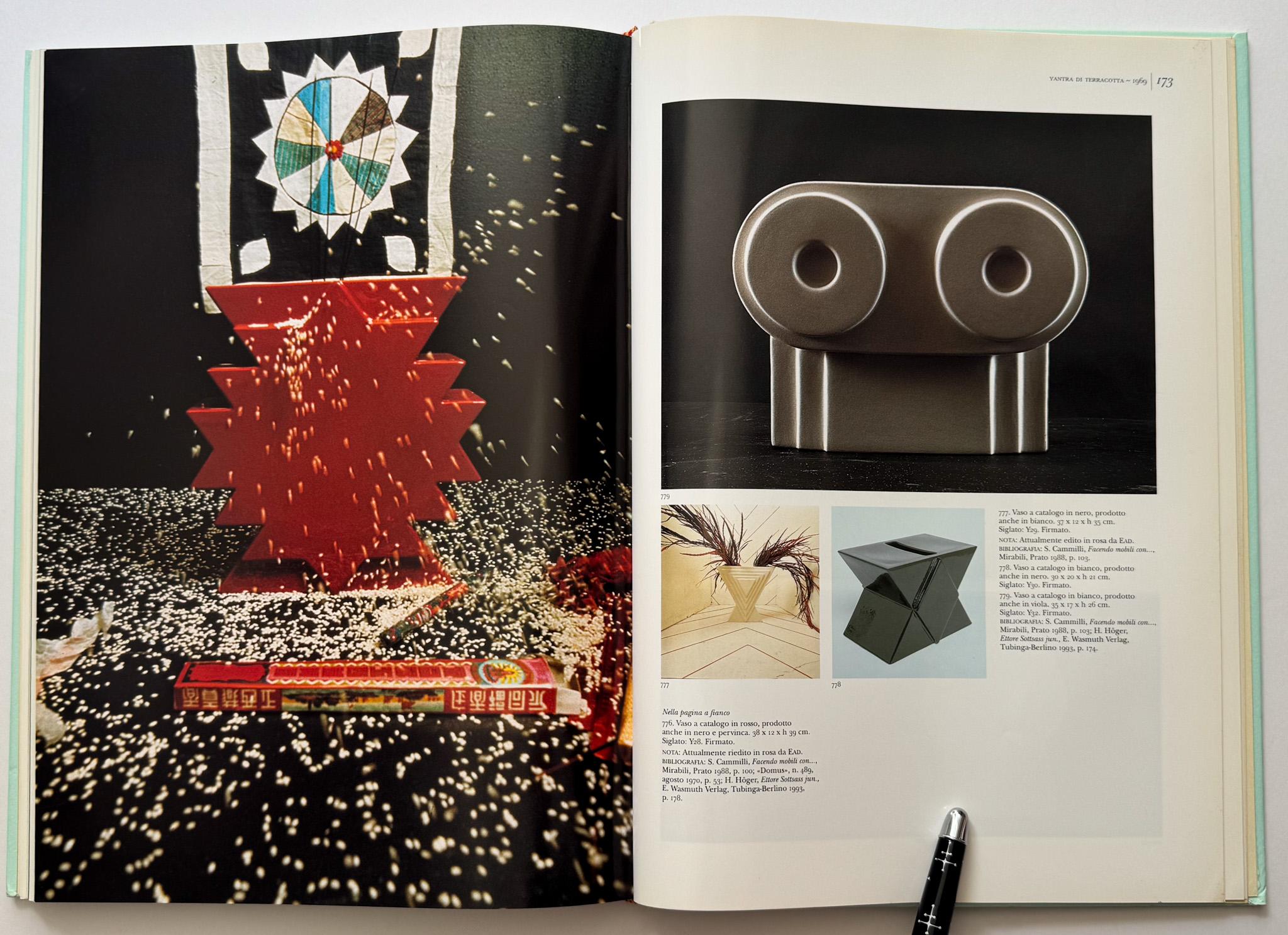 Ettore Sottsass: Tutta La Ceramica For Sale 6