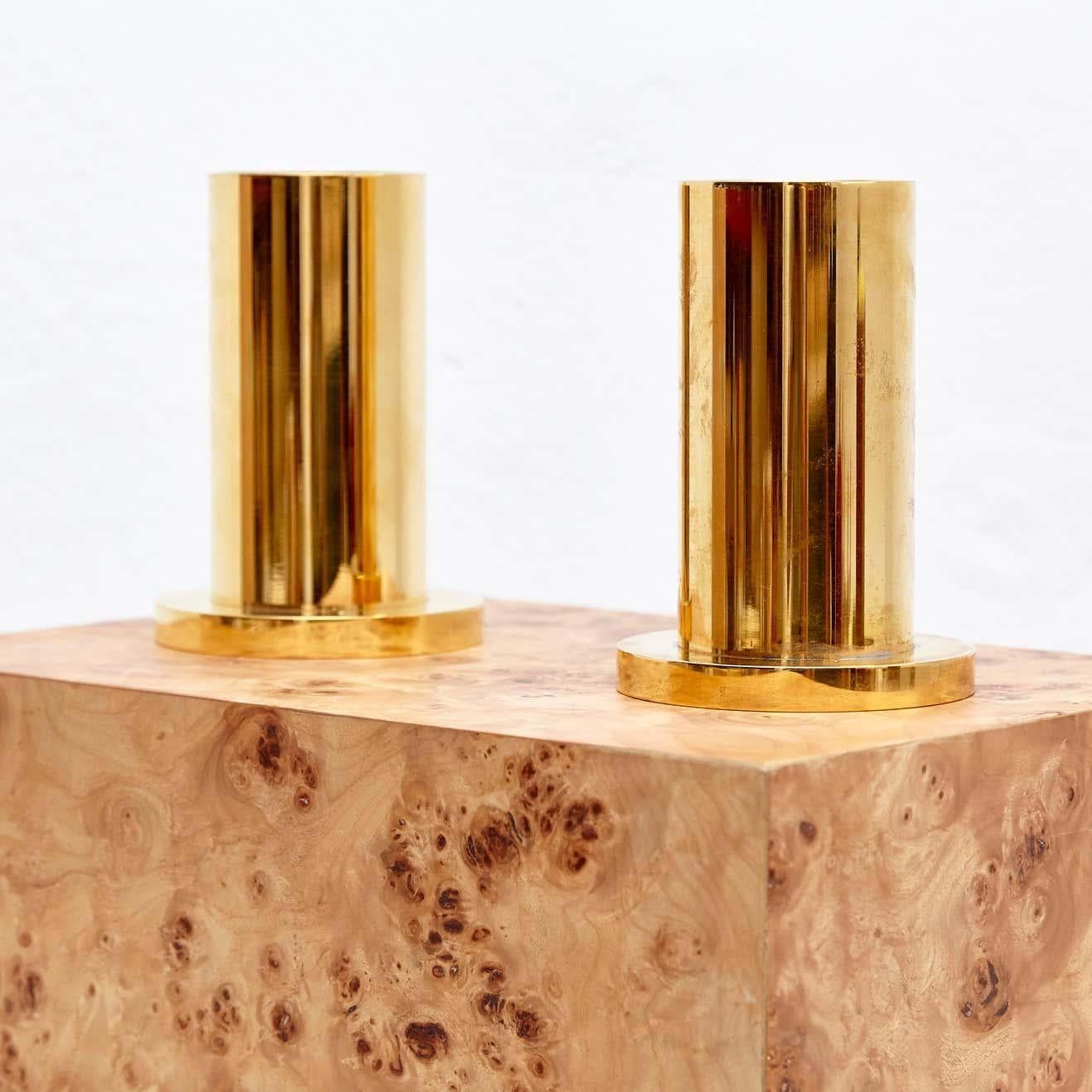 Ettore Sottsass Veintisiete maderas para un jarrón chino de flores artificiales A finales del siglo XX en venta