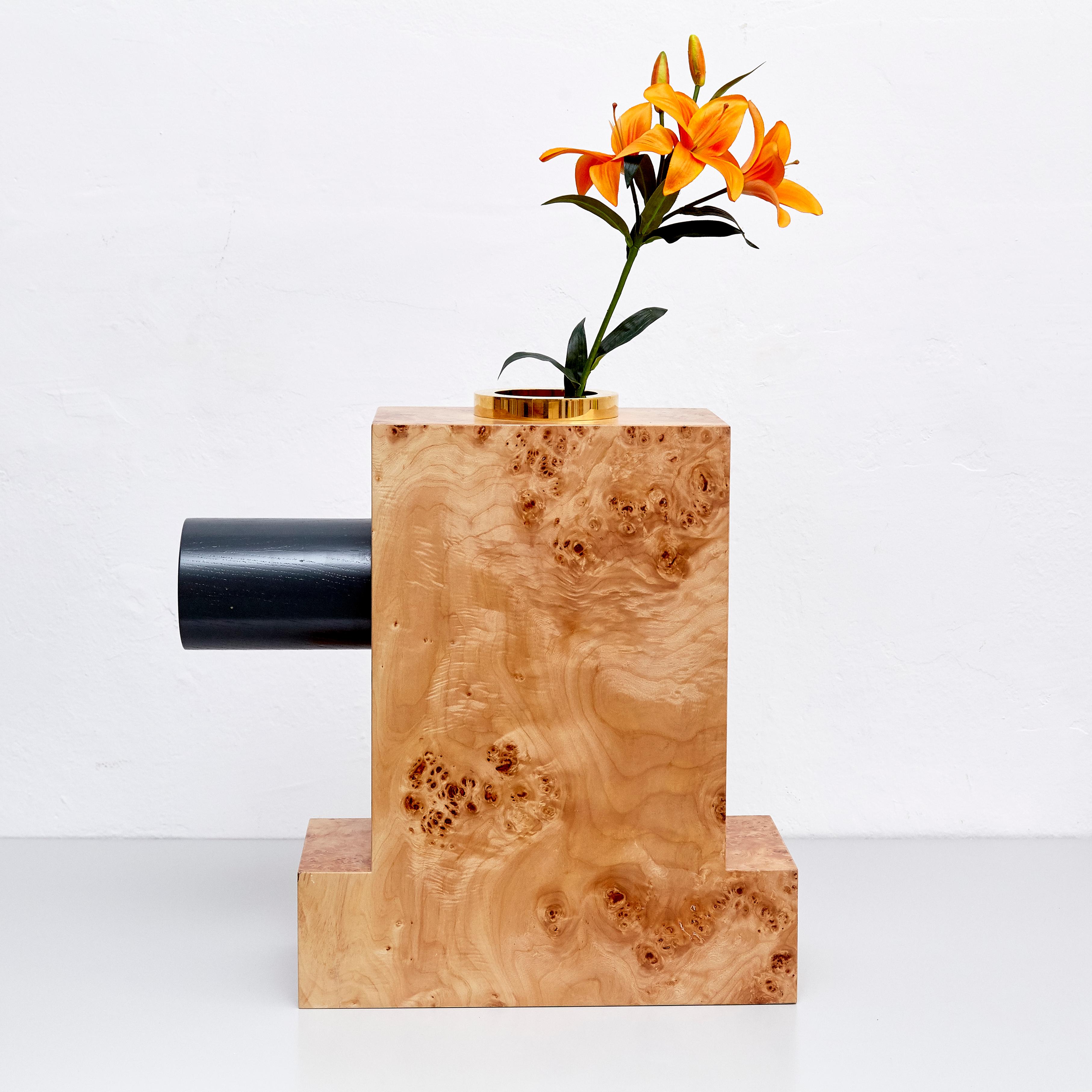 Twenty-seven woods for a Chinese artificial flower vase K by Ettore Sottsass,
edited by Design Gallery Milano, 1995.

Limited edition of 12 signed and numbered pieces, number 3 / 12.
This piece has also been produced as a limited edition with a