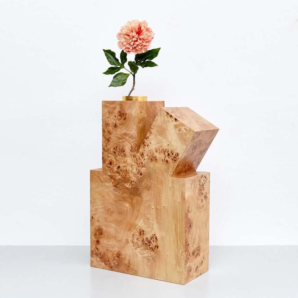 Vingt-sept bois pour un vase de fleurs artificielles chinoises M par Ettore Sottsass, 
édité par Design Gallery Milano, 1995.

Édition limitée de 12 pièces signées et numérotées, numéro 3 / 12.
Cette pièce a également été produite en édition