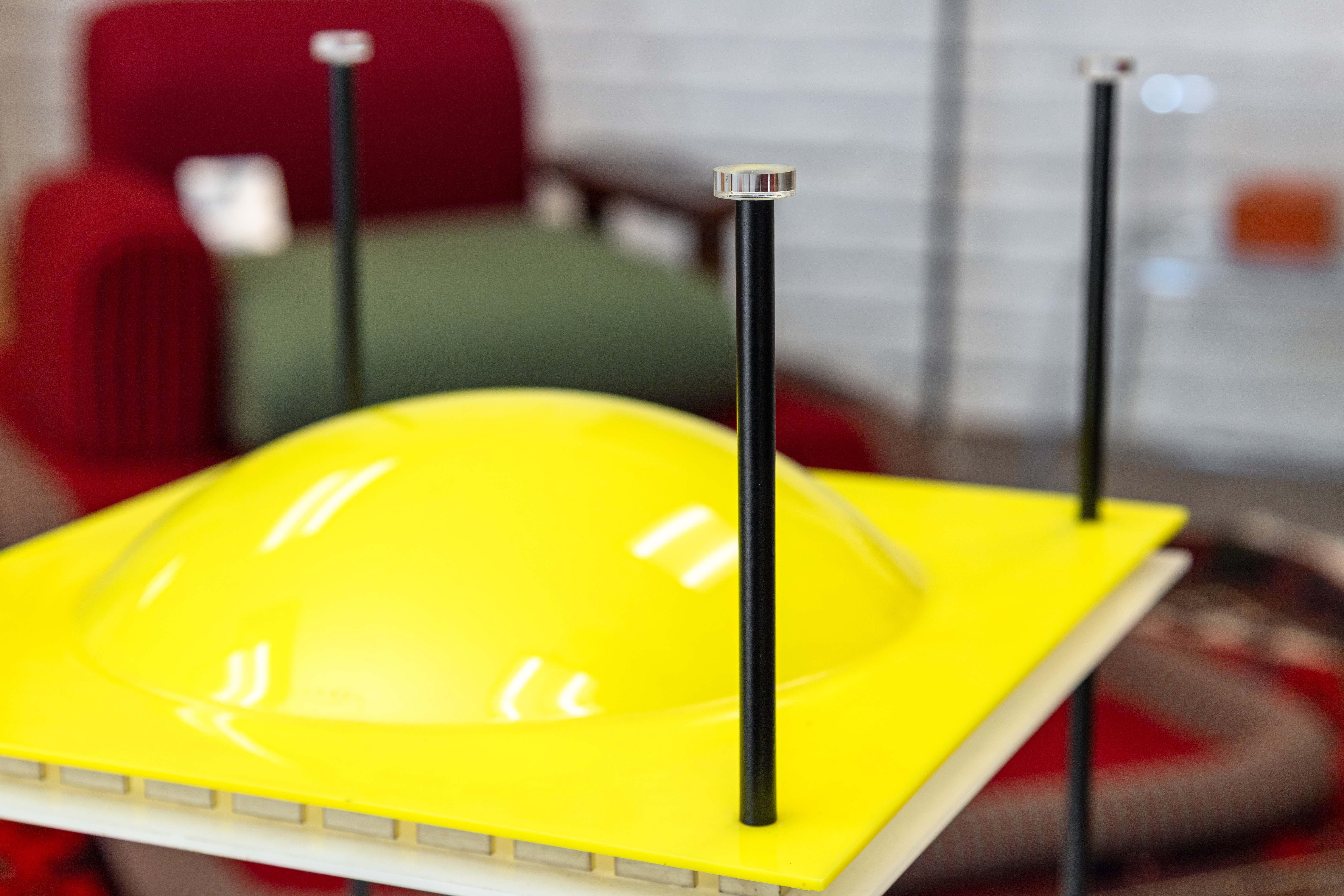 Ettore Sottsass UFO Lamp Arredoluce Italy 1957 Postmodern Space Age Design In Good Condition For Sale In Keego Harbor, MI