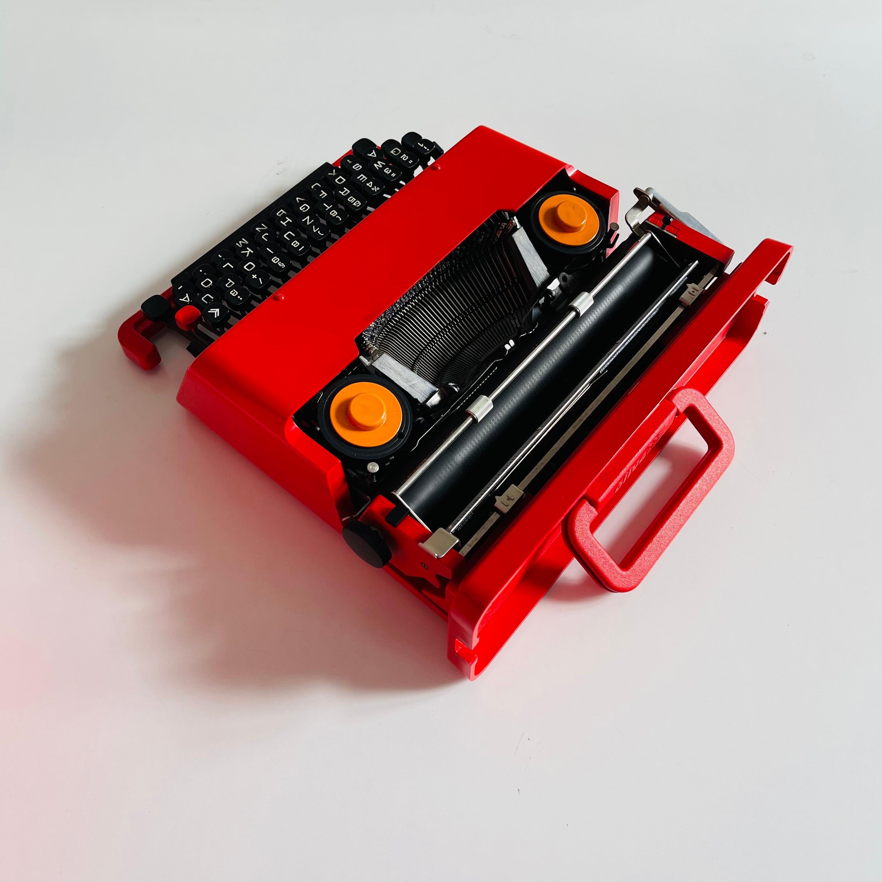 Metallo Macchina da scrivere portatile Ettore Sottsass Valentine per Olivetti, 1968 in vendita