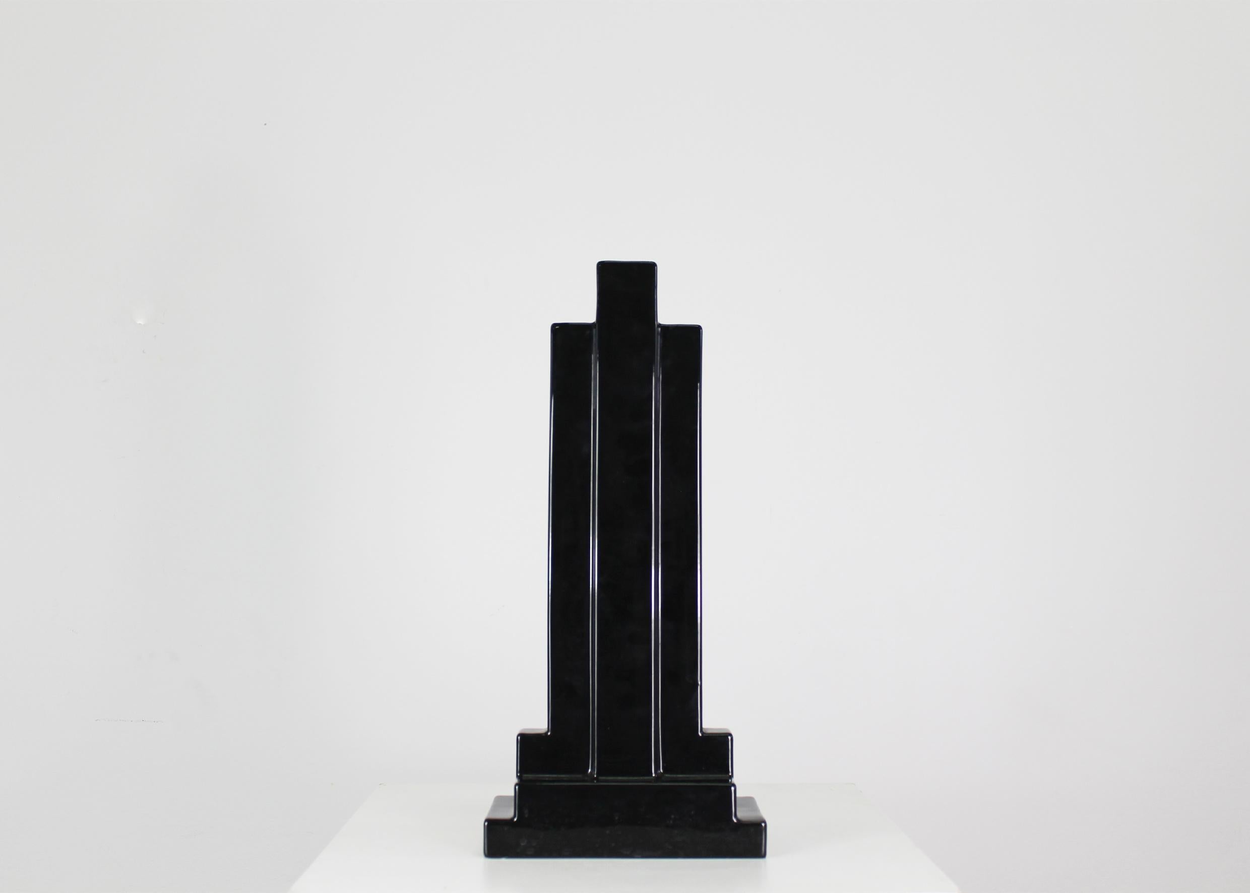 Ettore Sottsass Y15 Vase aus schwarz emaillierter Keramik Yantra-Serie Poltronova 70er Jahre (Postmoderne) im Angebot