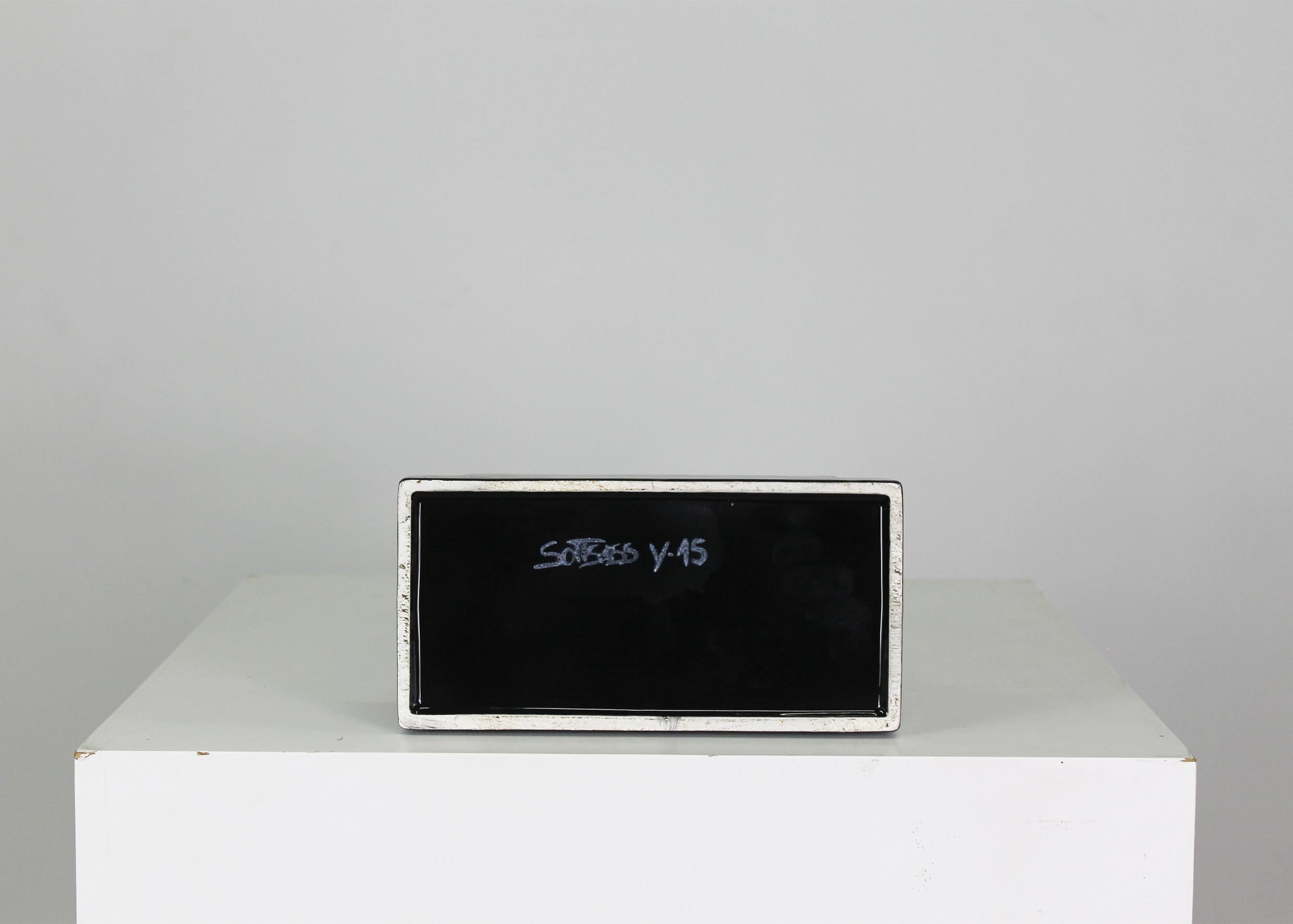 Ettore Sottsass Y15 Vase aus schwarz emaillierter Keramik Yantra-Serie Poltronova 70er Jahre (Emailliert) im Angebot
