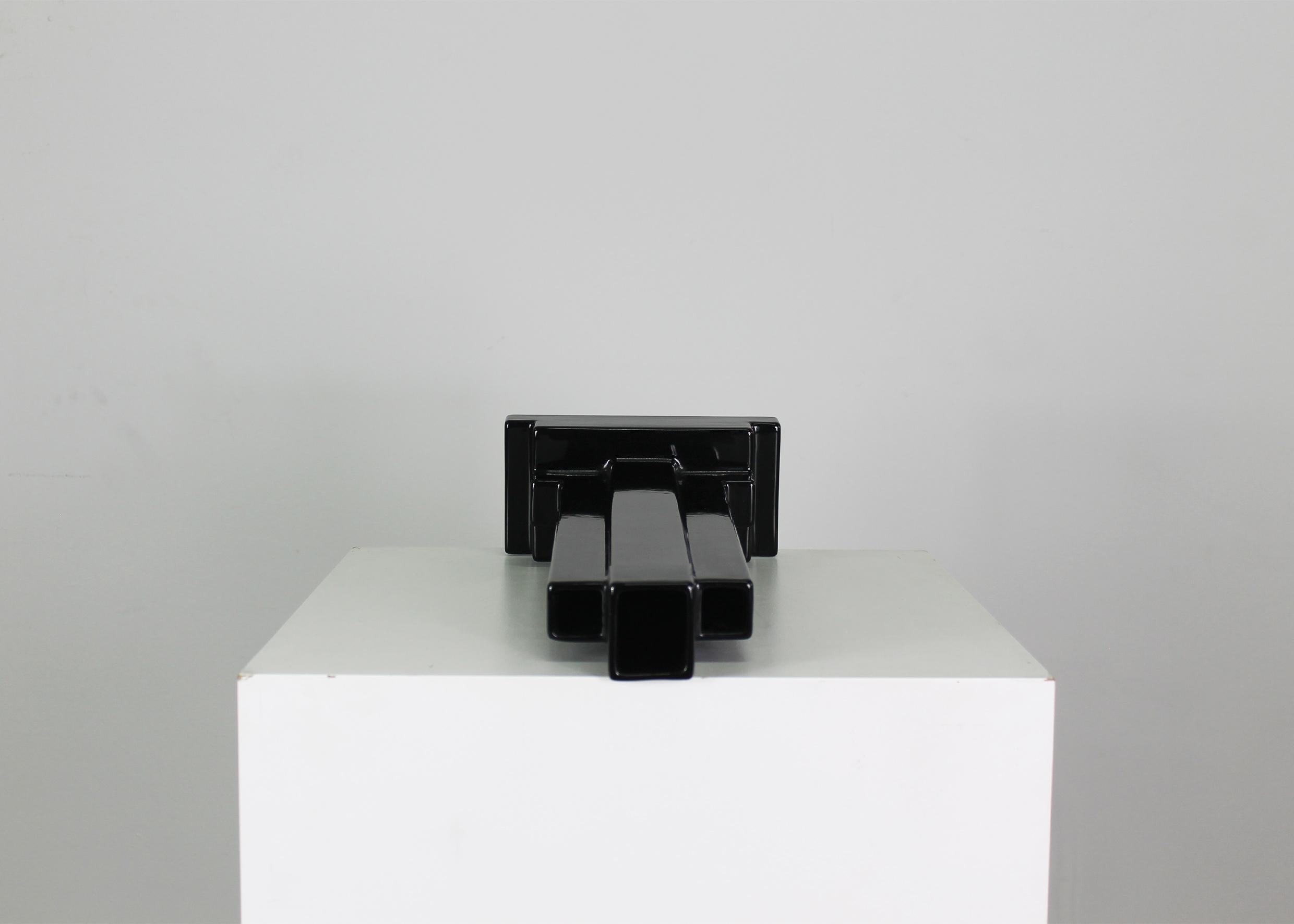 Ettore Sottsass Y15 Vase aus schwarz emaillierter Keramik Yantra-Serie Poltronova 70er Jahre im Zustand „Hervorragend“ im Angebot in Montecatini Terme, IT
