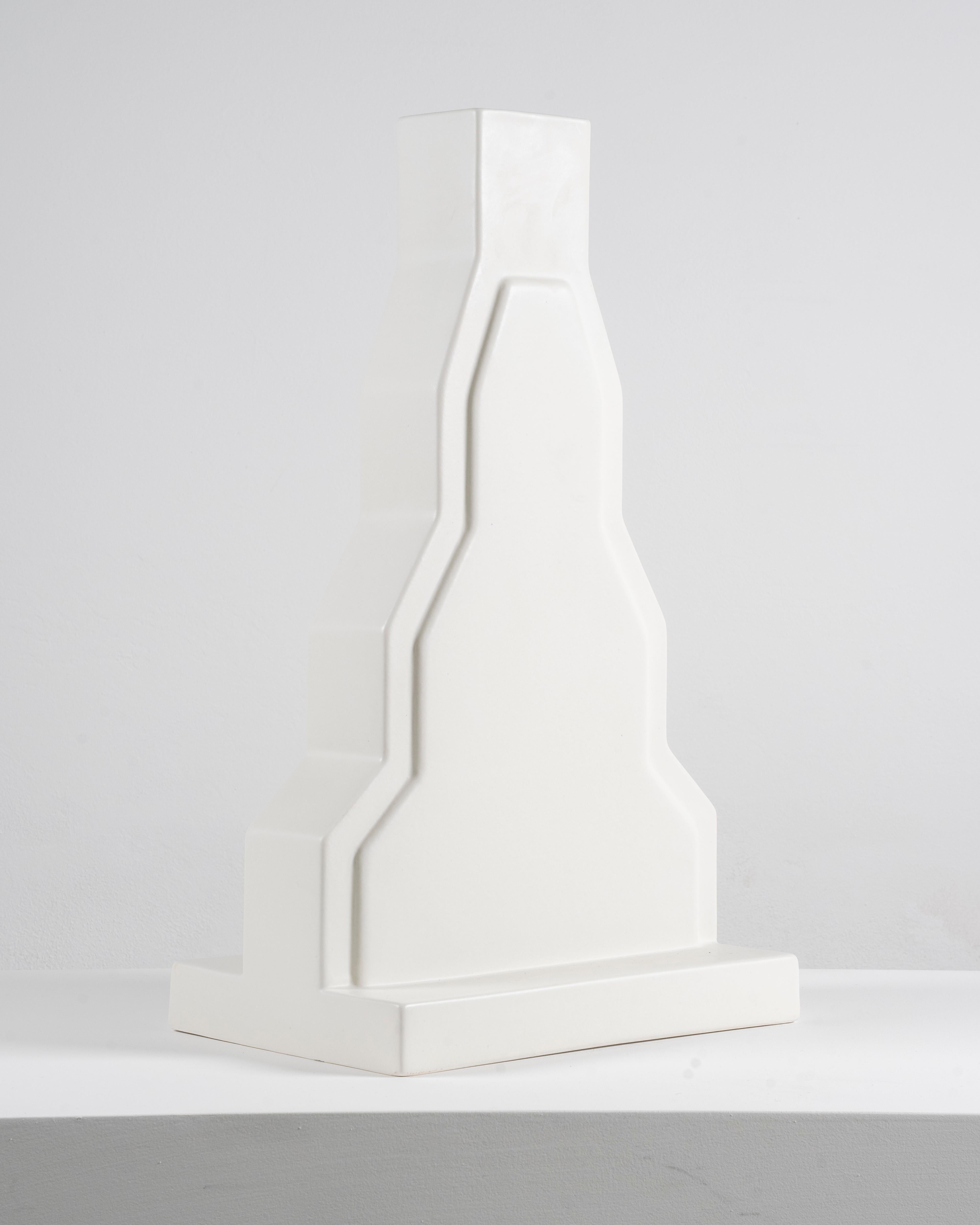 Postmoderno Ettore Sottsass Y23 Vase in White Enameled Ceramic Yantra Series Poltronova 70s in vendita