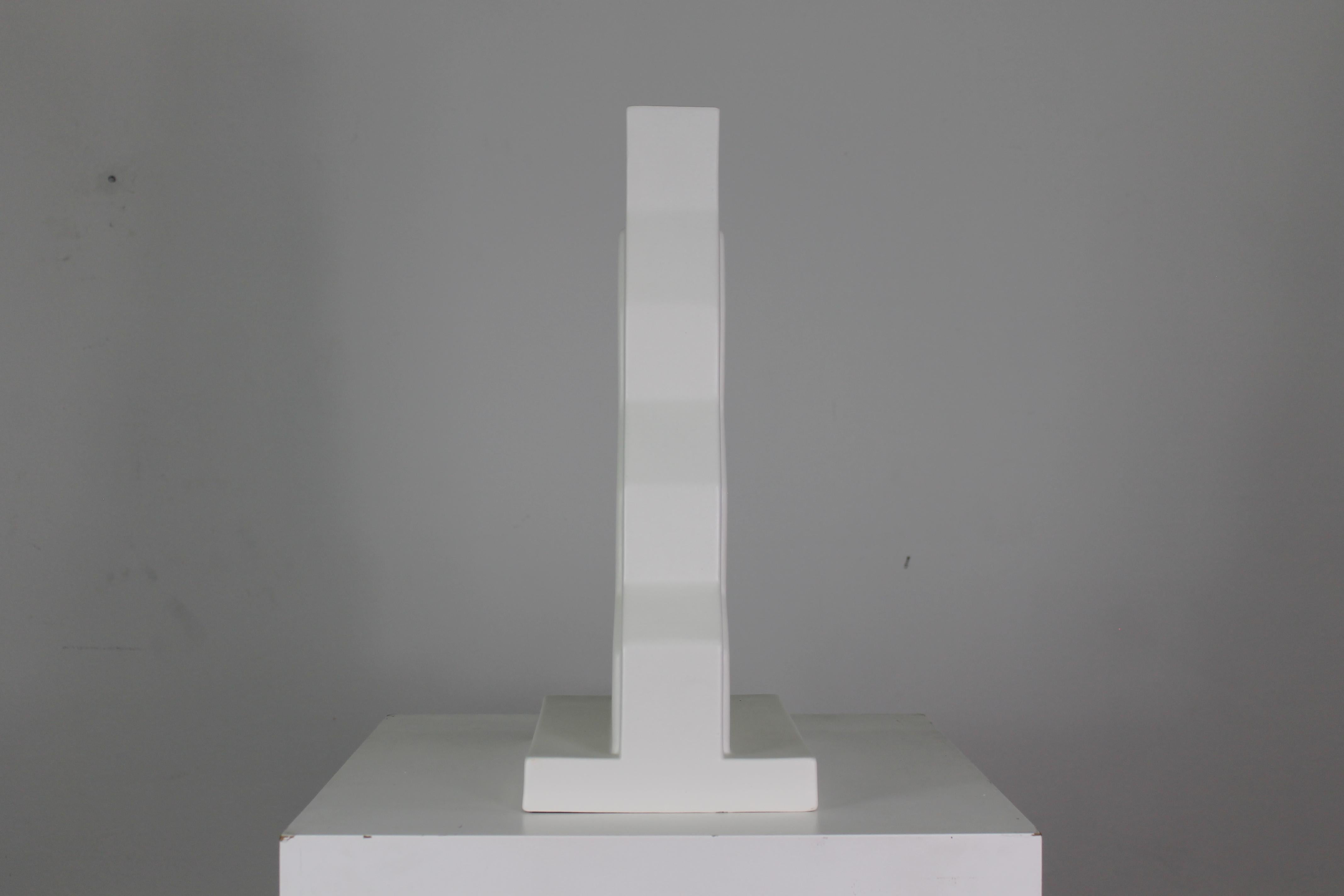 Fine XX secolo Ettore Sottsass Y23 Vase in White Enameled Ceramic Yantra Series Poltronova 70s in vendita