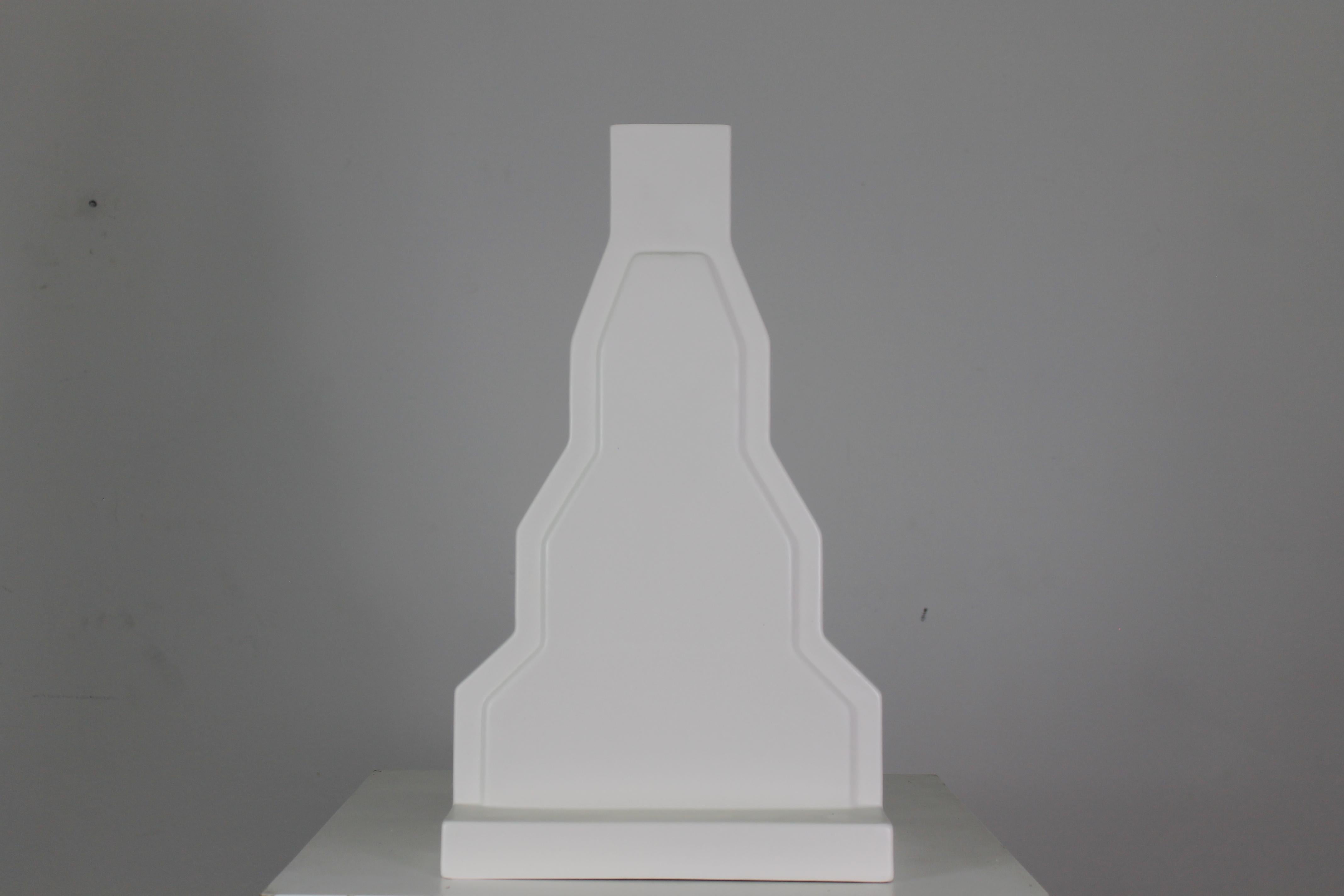 Ettore Sottsass Y23 Vase in White Enameled Ceramic Yantra Series Poltronova 70s in vendita 1