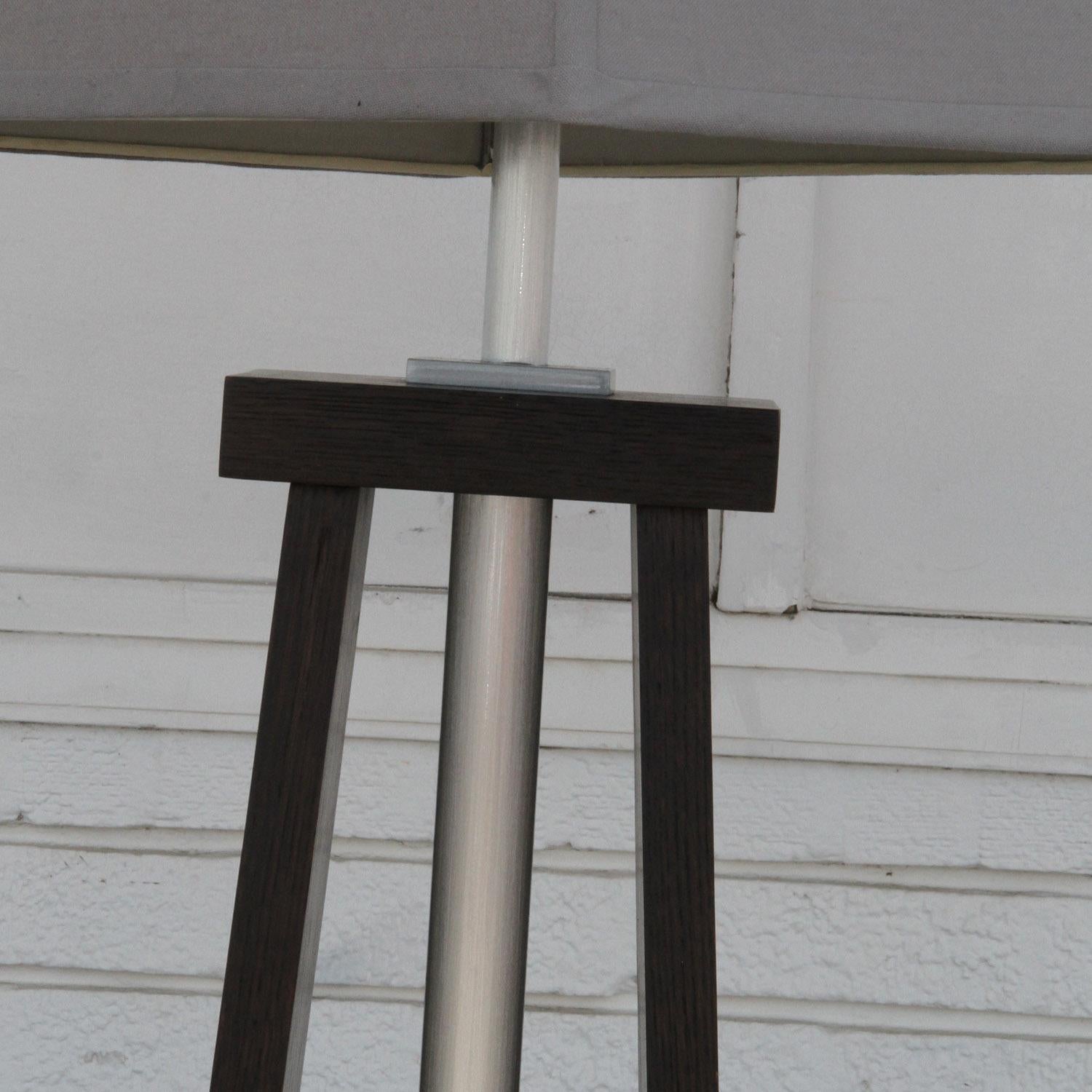 Lámpara de pie estilo Misión Euclid by Mirak Furniture en venta 2