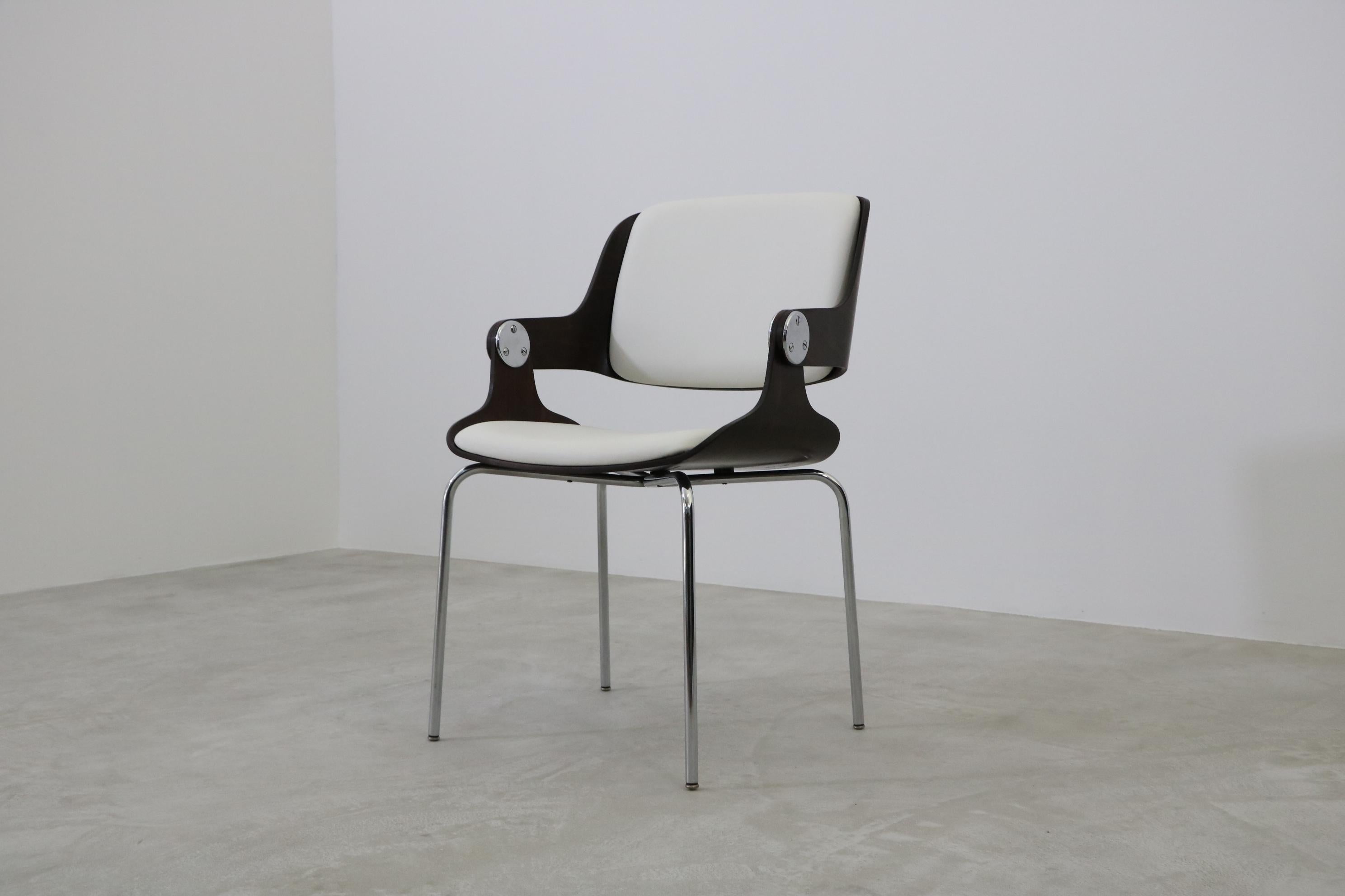 Eugen Schmidt Dining/Conference Chair with White Leather, Germany, 1965 In Good Condition In Köln, NRW