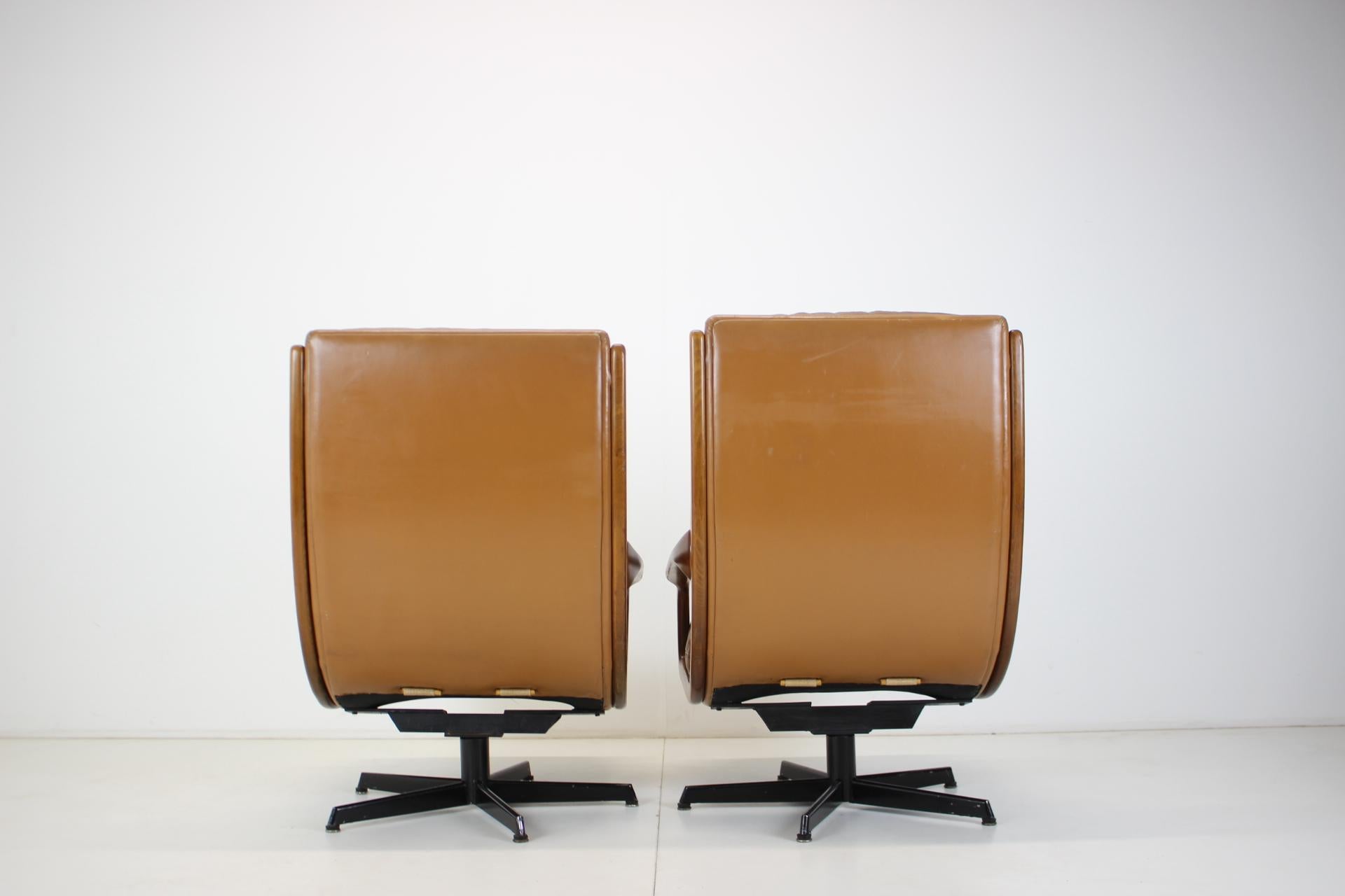 Milieu du XXe siècle Eugen Schmidt - Ensemble de 2 fauteuils en cuir pour Soloform