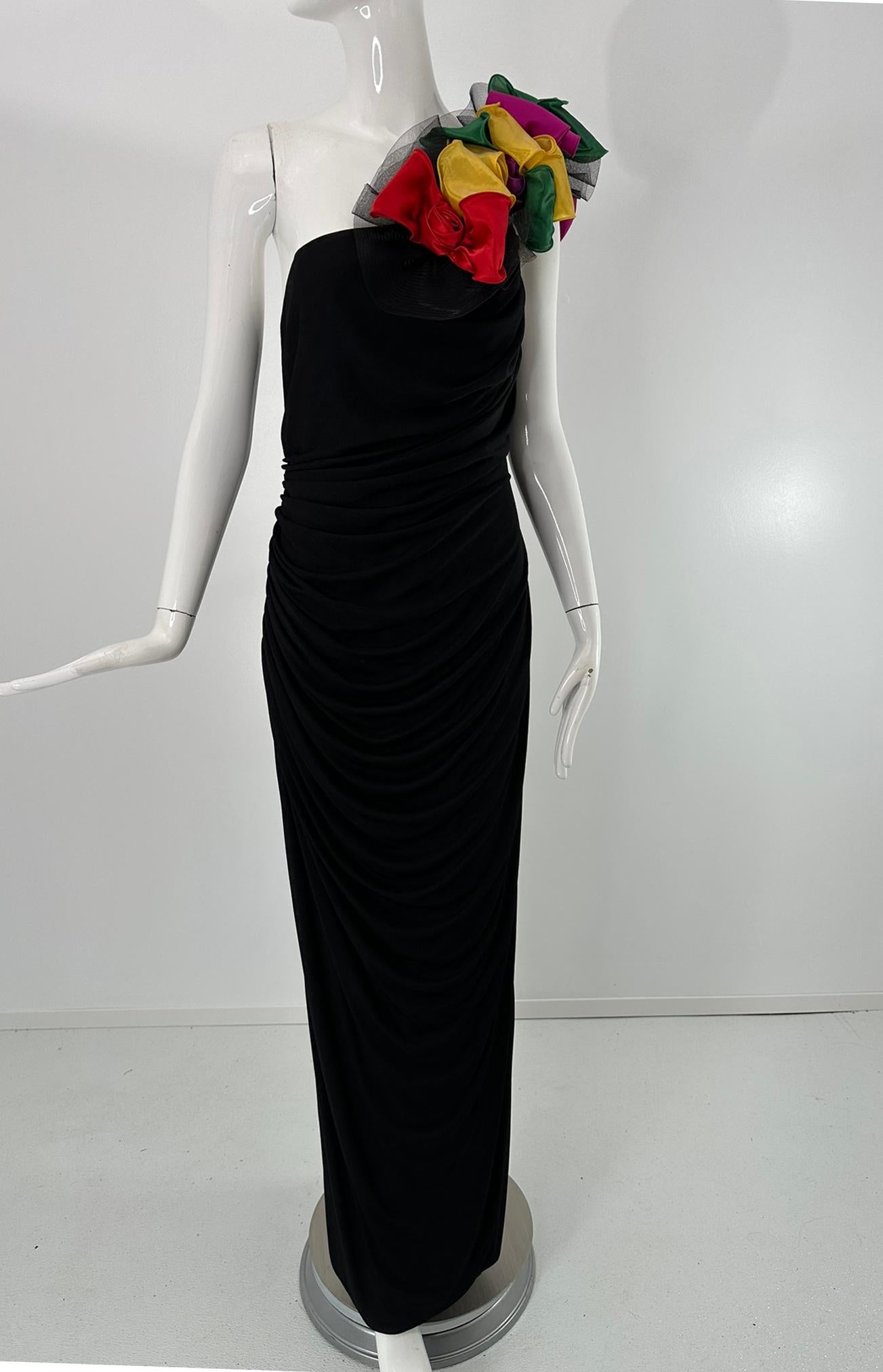 Eugene Alexander Robe asymétrique drapée en jersey noir avec épaule florale 1980 en vente 7