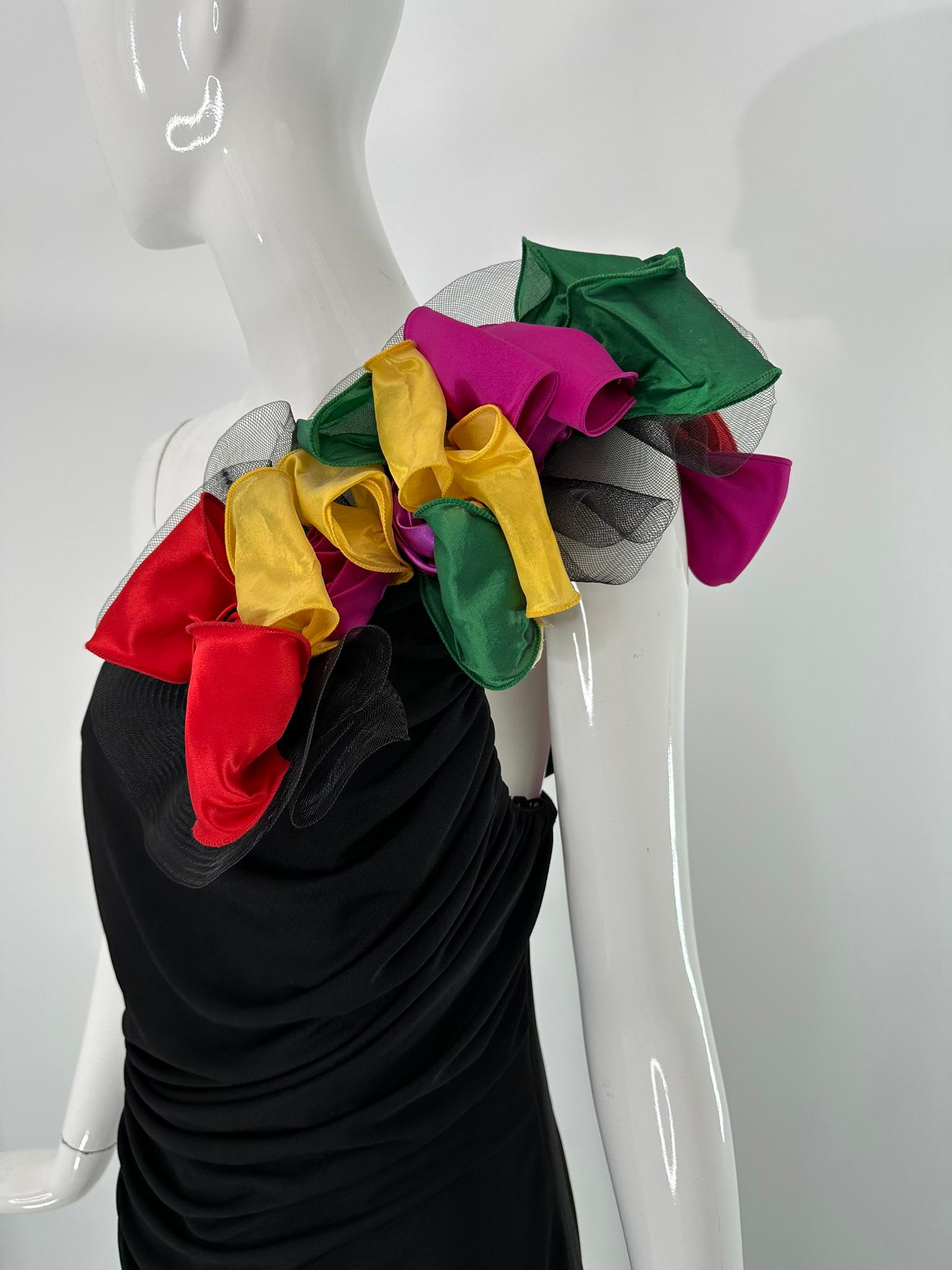 Eugene Alexander Robe asymétrique drapée en jersey noir avec épaule florale 1980 en vente 9