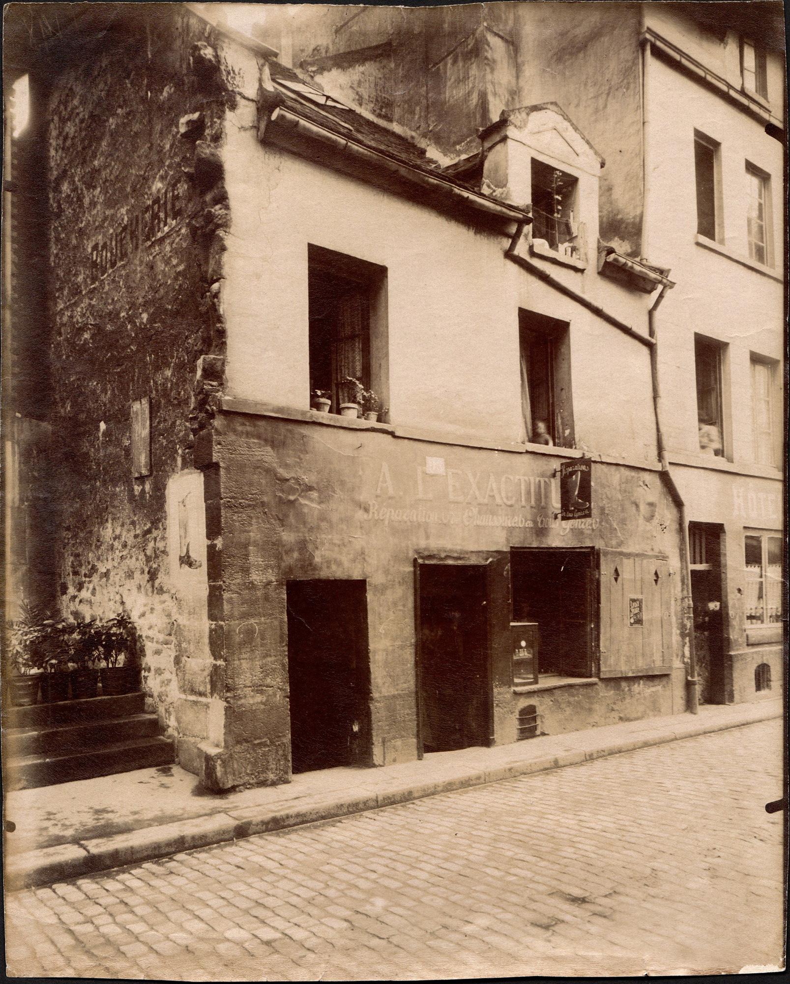 "A l'exactitude" boutique de cordonnerie, 93 rue Broca, 5ème arr. Neg. no. 1398 