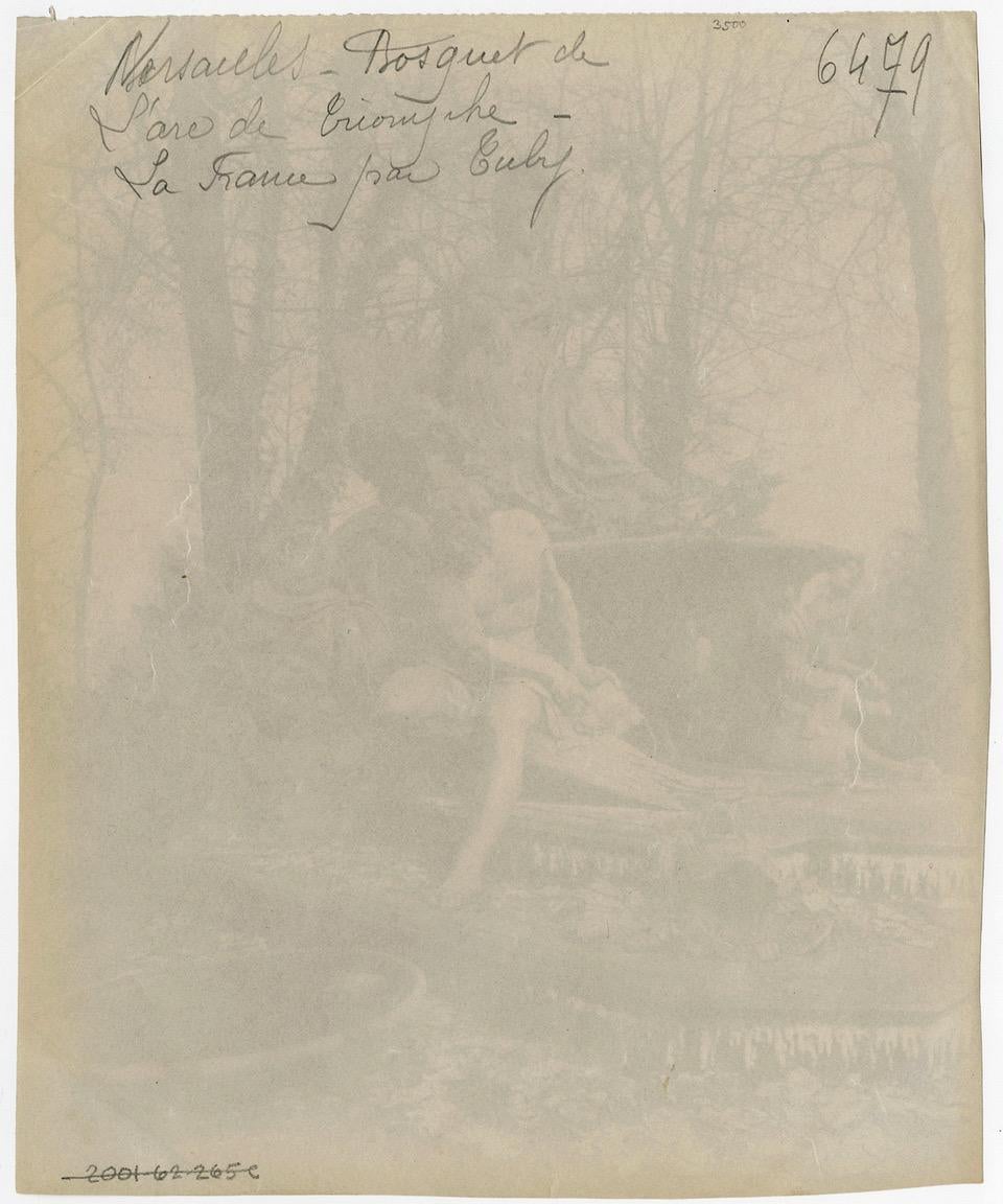 Bosquet de l'Arc de Triomphe de Versailles, 1904, n° 6479 - Photograph de Eugene Atget