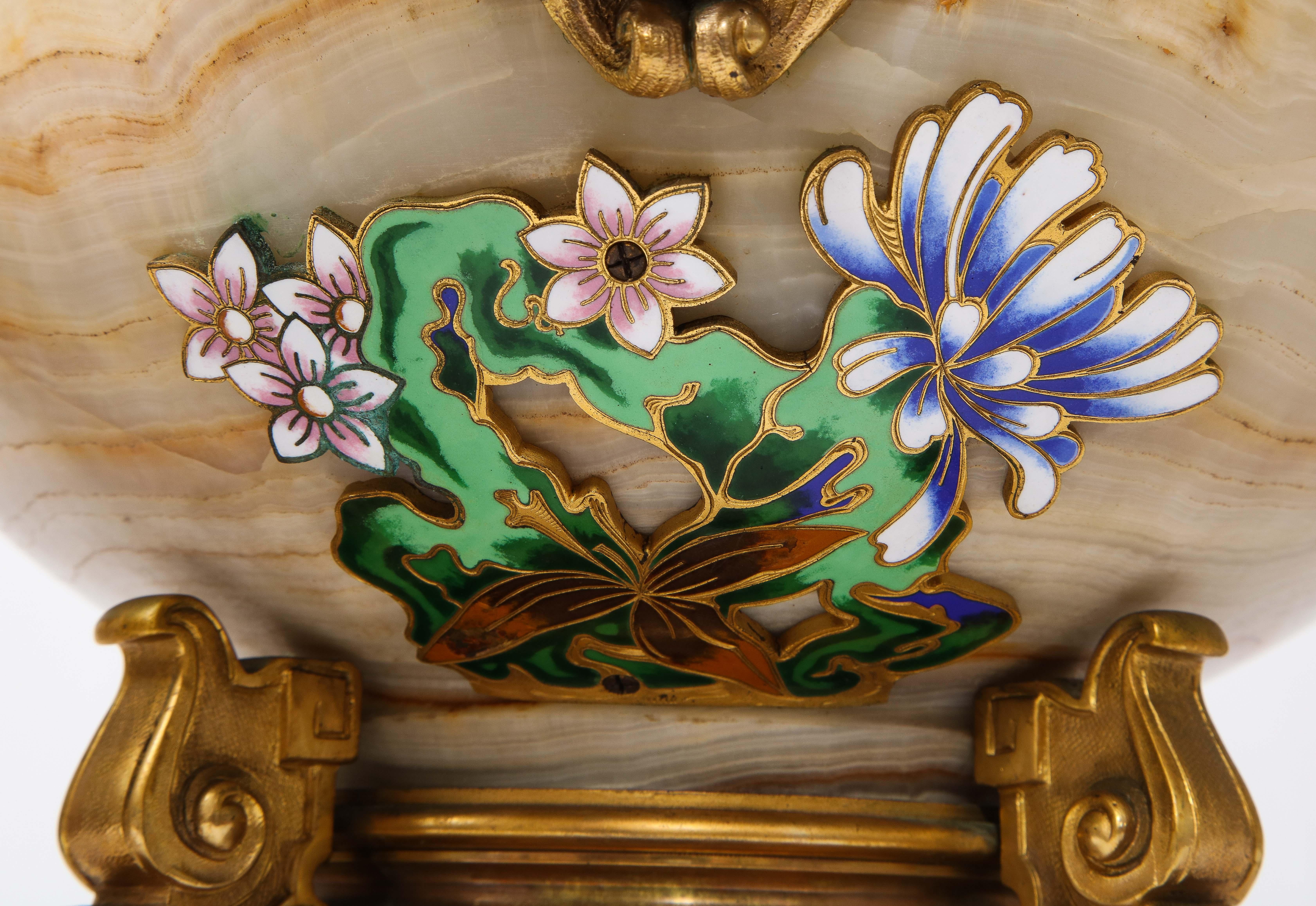 Eugène Cornu, Paar französische Japonisme/Chinoiserie Ormolu Mtd Emaillierte Onyx Urnen im Angebot 3