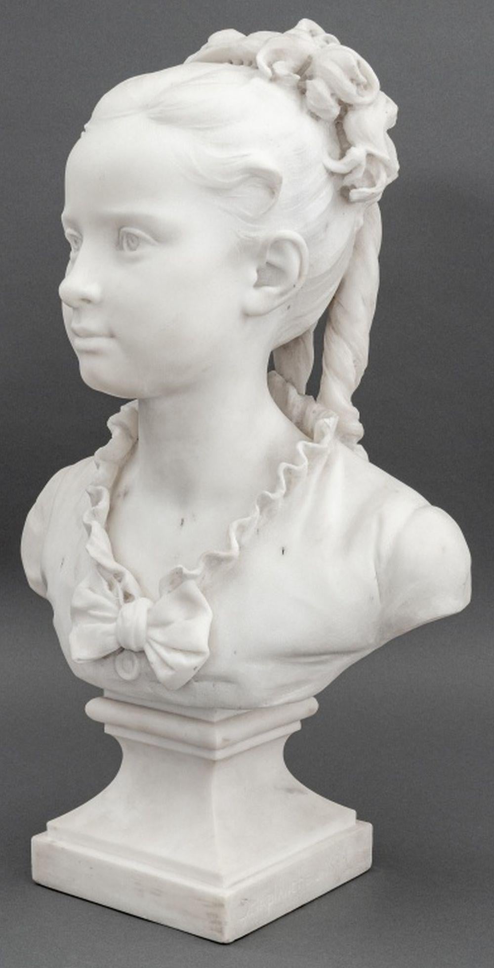 Français Eugène Delaplanche Buste en marbre d'une jeune fille, 1878 en vente