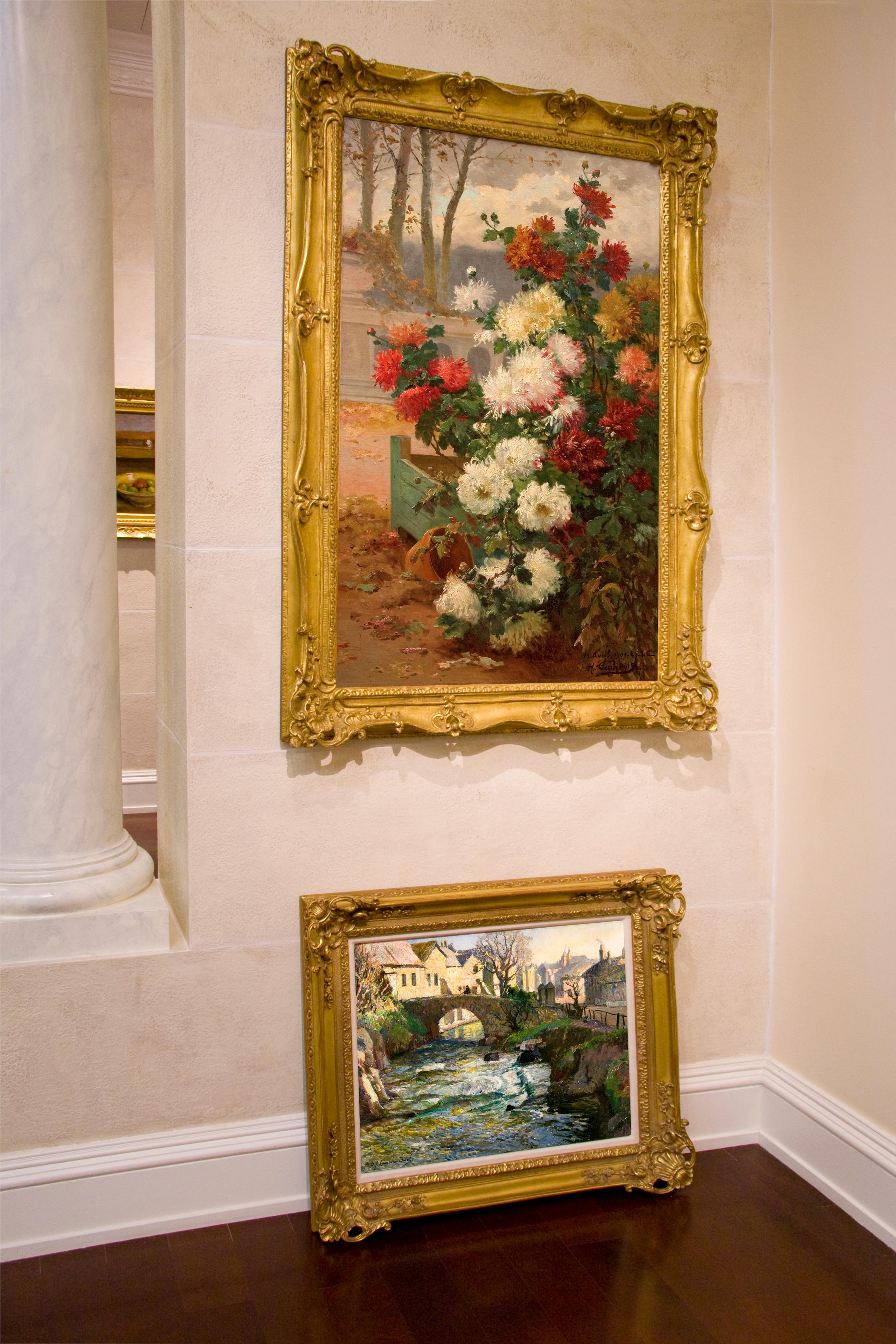 Grande peinture à l'huile de chrysanthèmes par l'un des peintres de fleurs français les plus connus du XIXe siècle. 
Signé et daté en bas à droite 