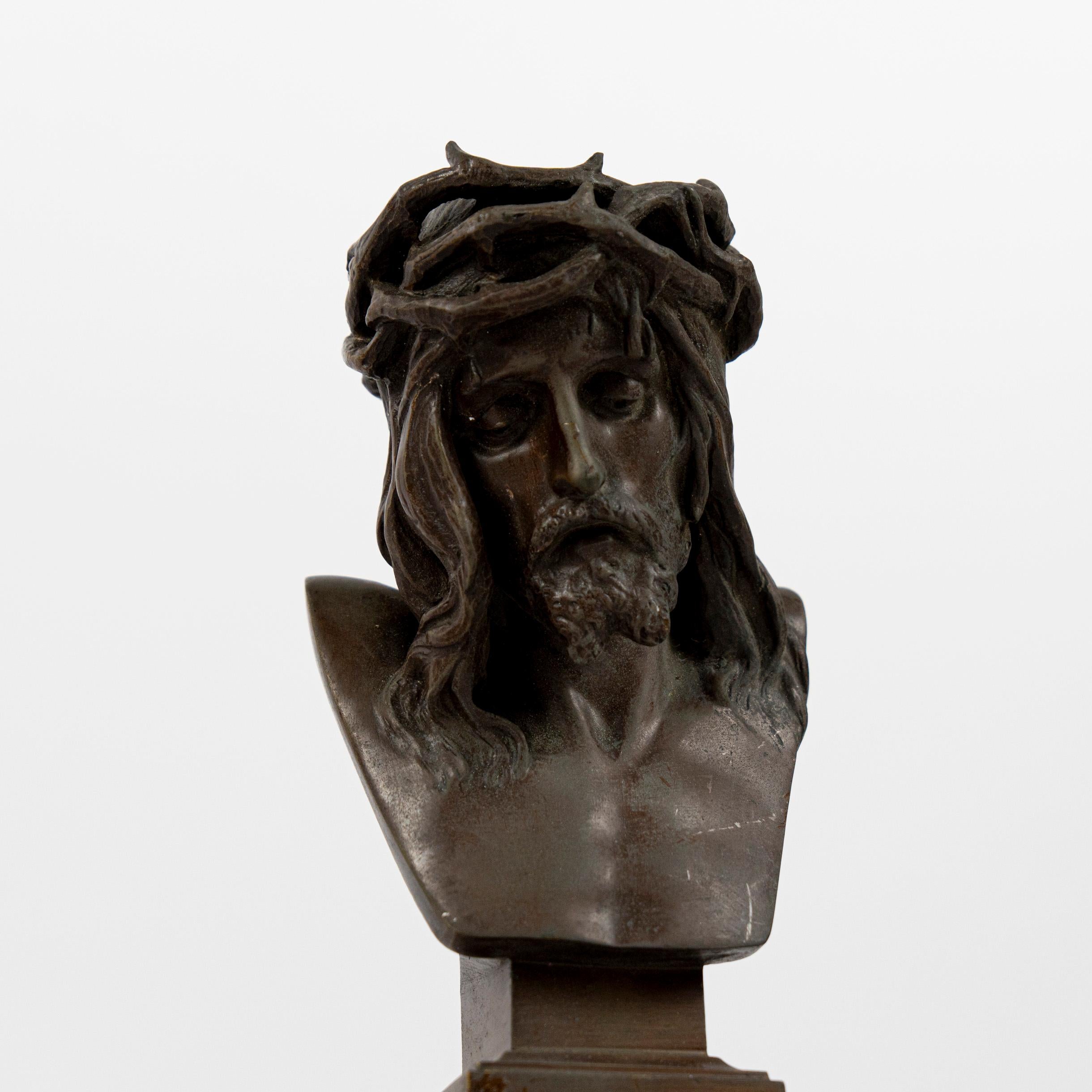 Eugène Marioton (1854-1933) Bustes du Christ et de Marie Bon état - En vente à AMSTELVEEN, NL