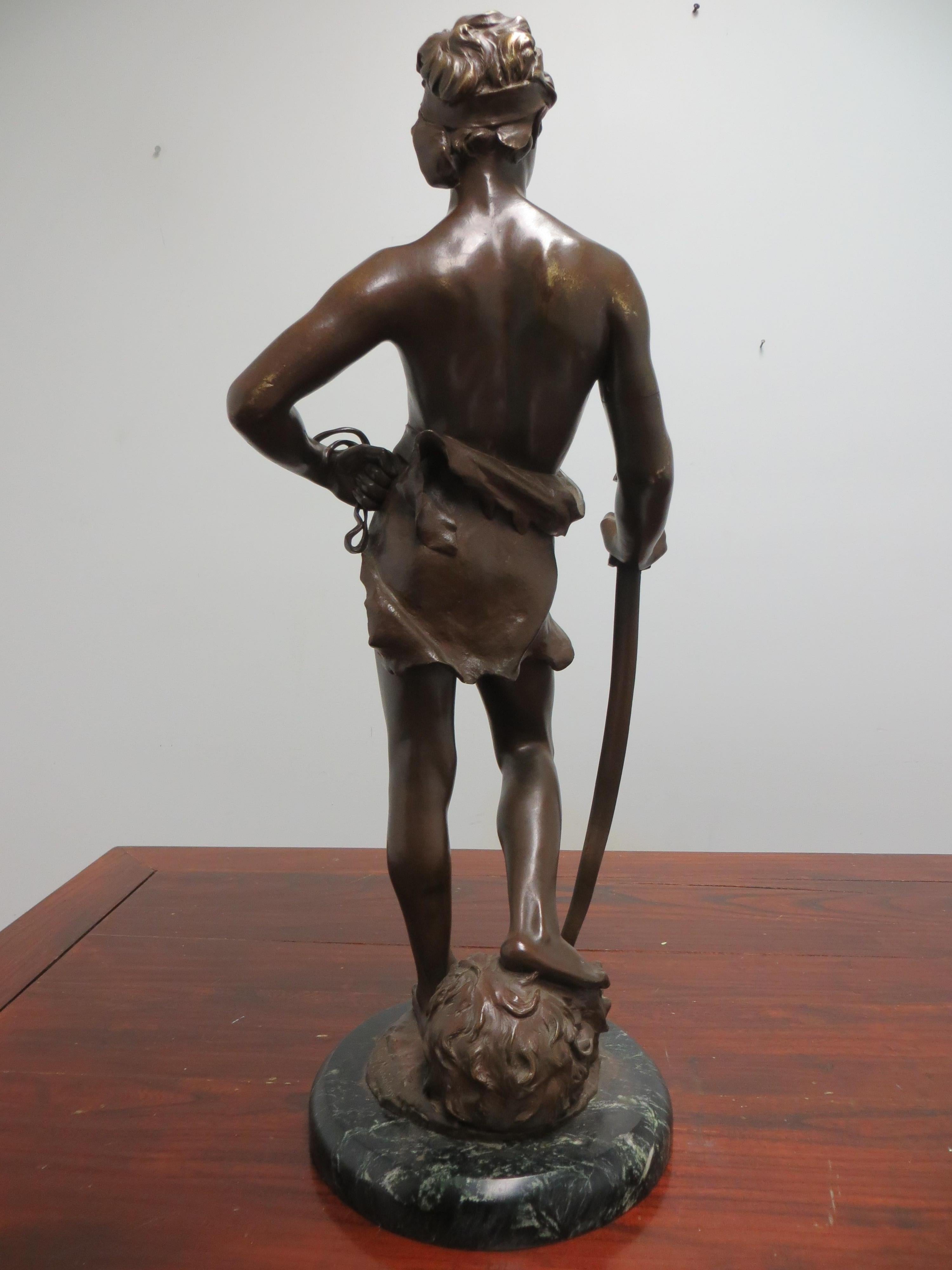 statue david et goliath