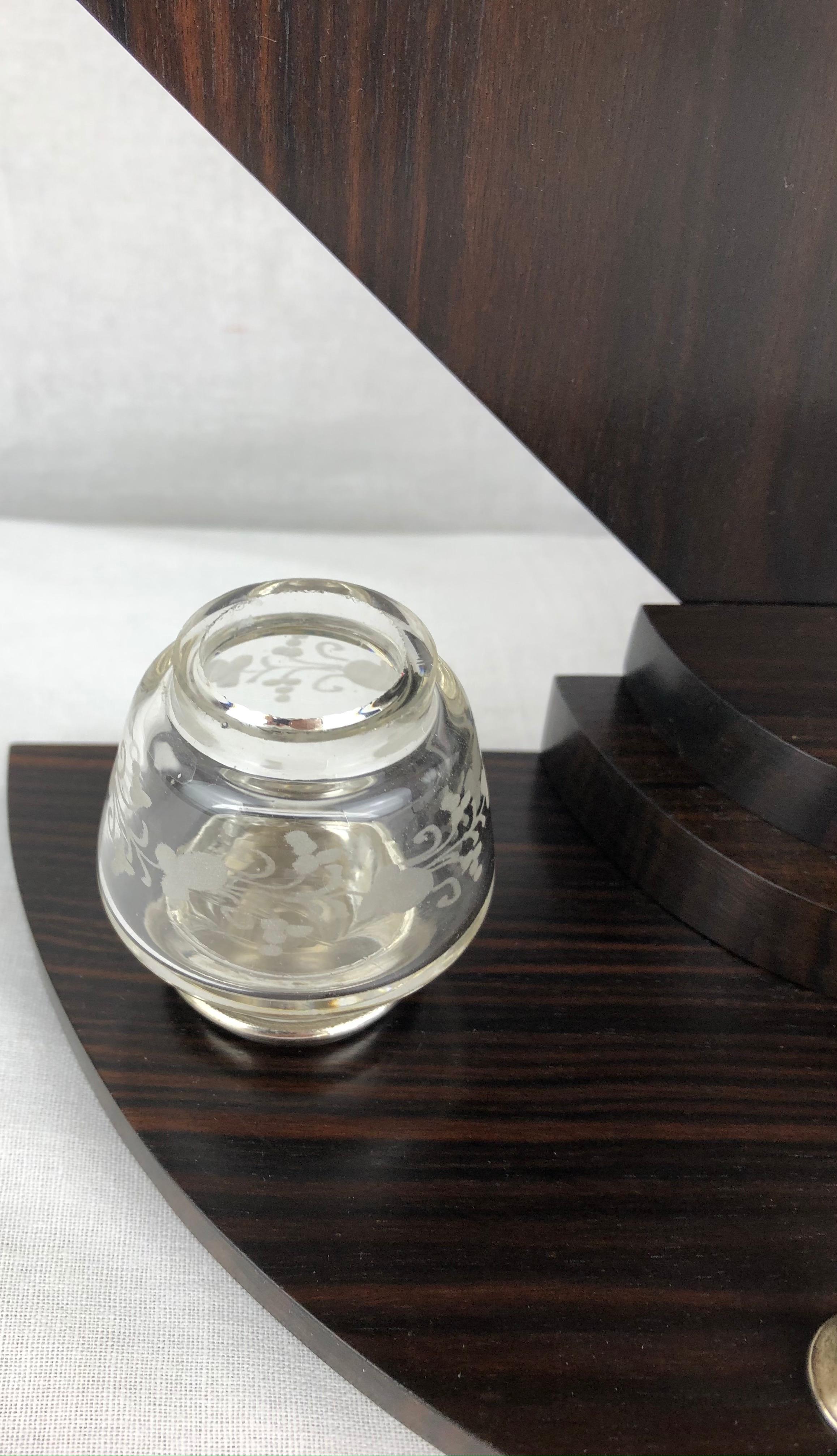 Français Eugene Printz French Art Deco Modernist Desk Accessory (Accessoire de bureau moderniste) en vente