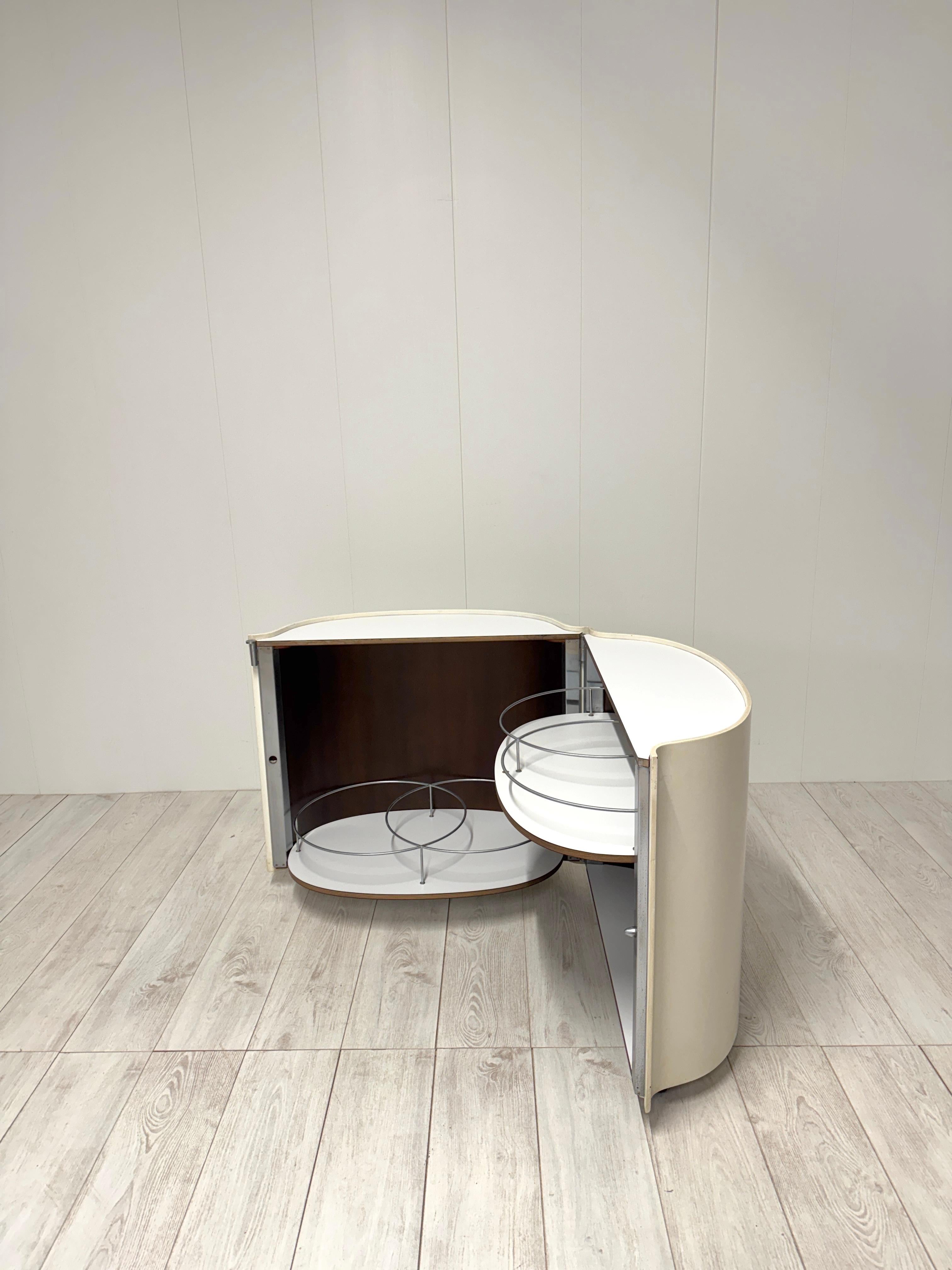 Eugenio Gerli, Carrello bar mod. B106, prod. Tecno, 1966 For Sale 7