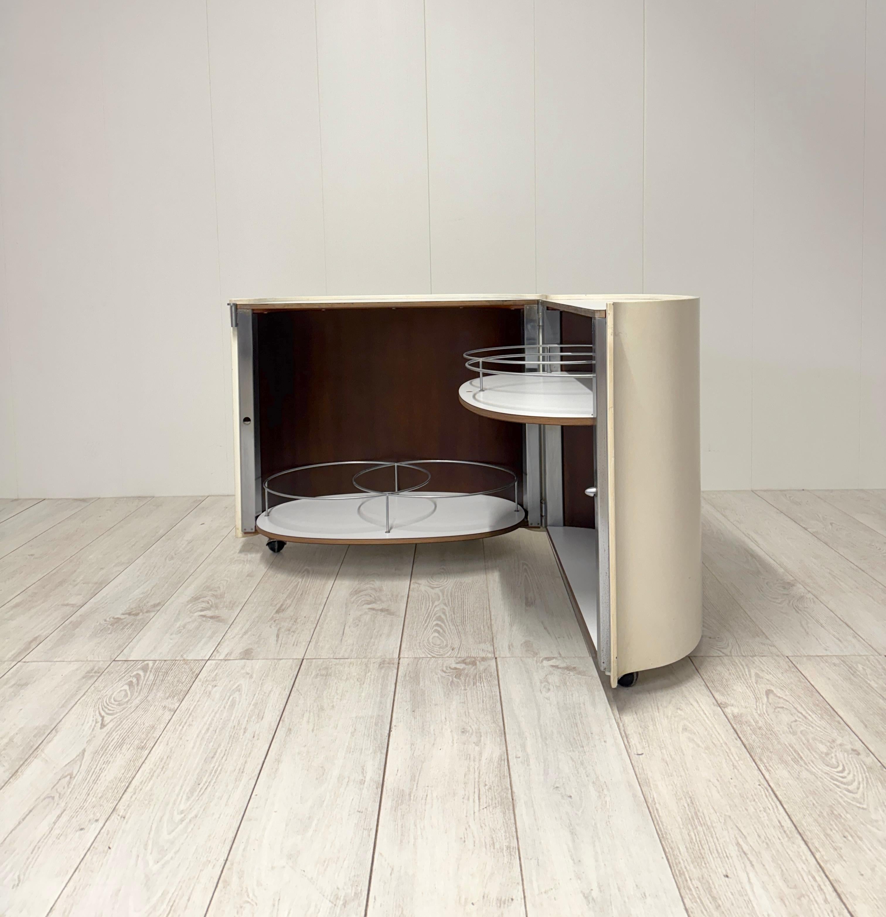 Eugenio Gerli, Carrello bar mod. B106, prod. Tecno, 1966 For Sale 8