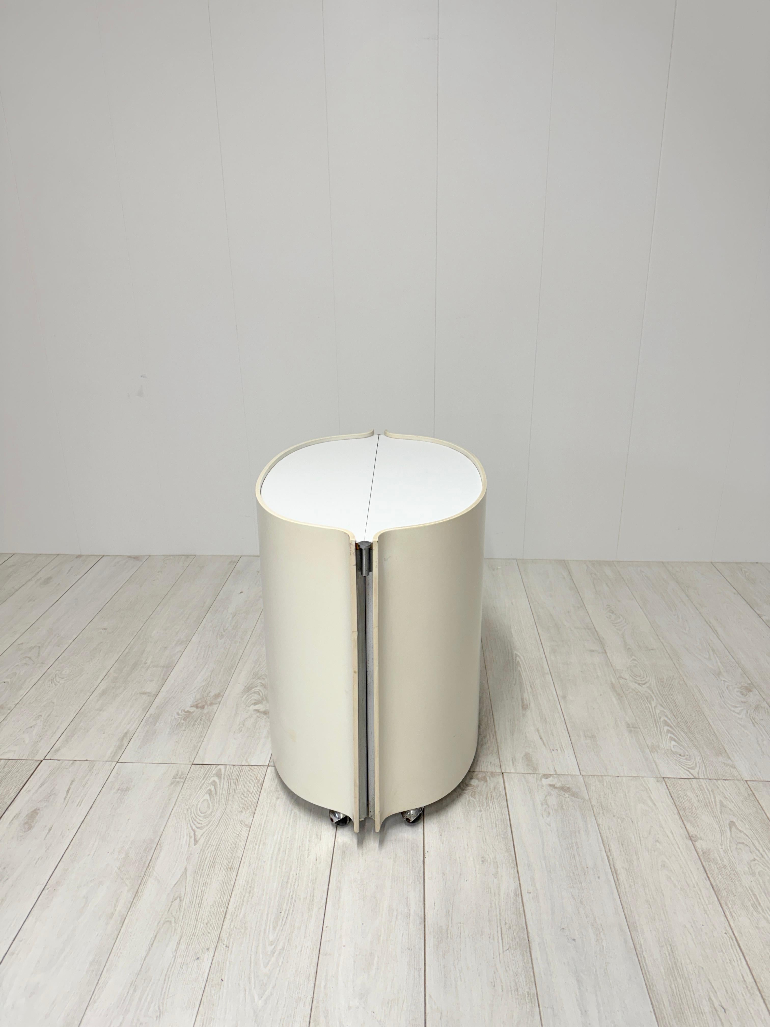 Italian Eugenio Gerli, Carrello bar mod. B106, prod. Tecno, 1966 For Sale