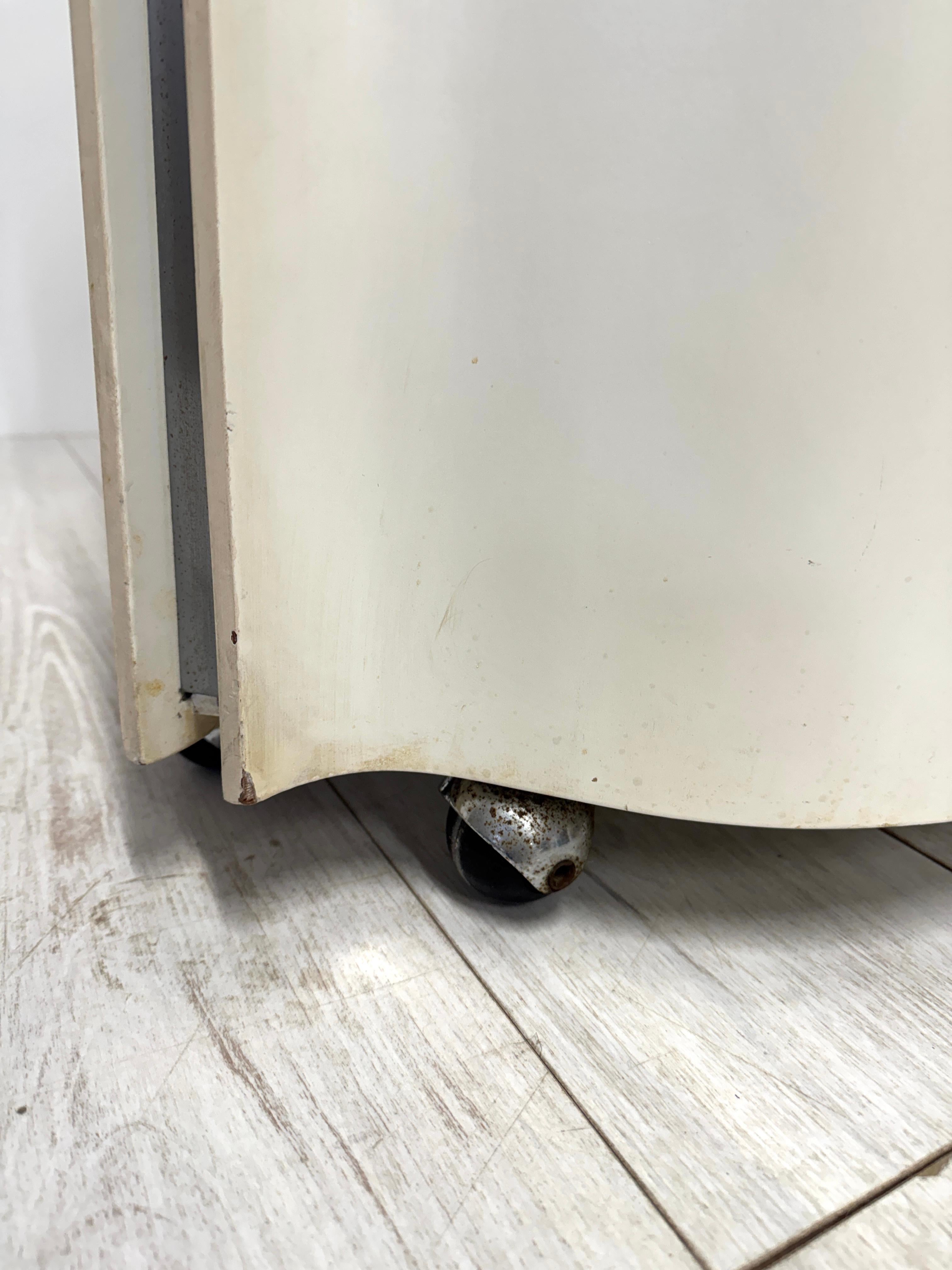Eugenio Gerli, Carrello bar mod. B106, prod. Tecno, 1966 For Sale 1