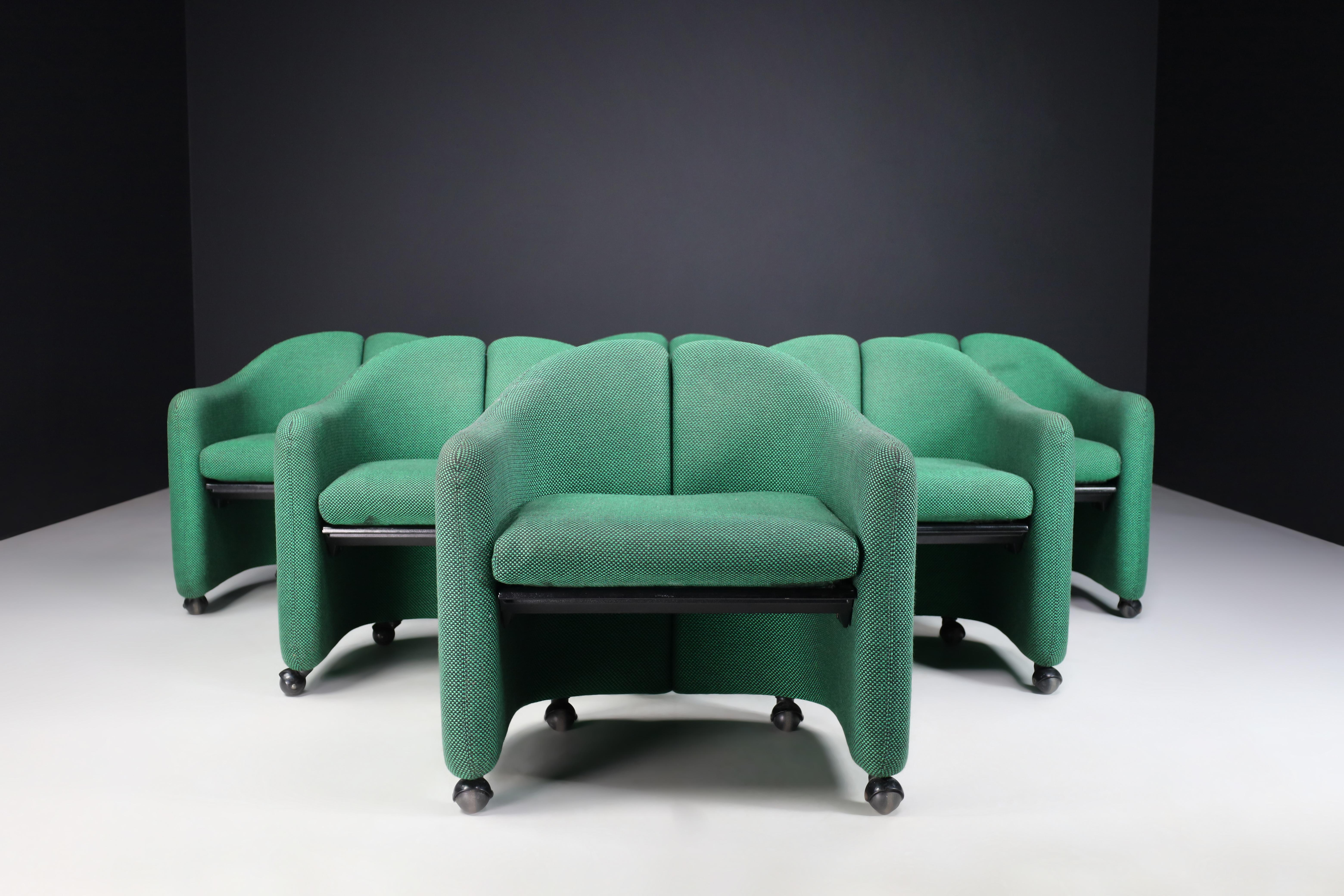 Eugenio Gerli Green Fabric PS142 Italian armchairs for Tecno, Italy 1960s

Six 