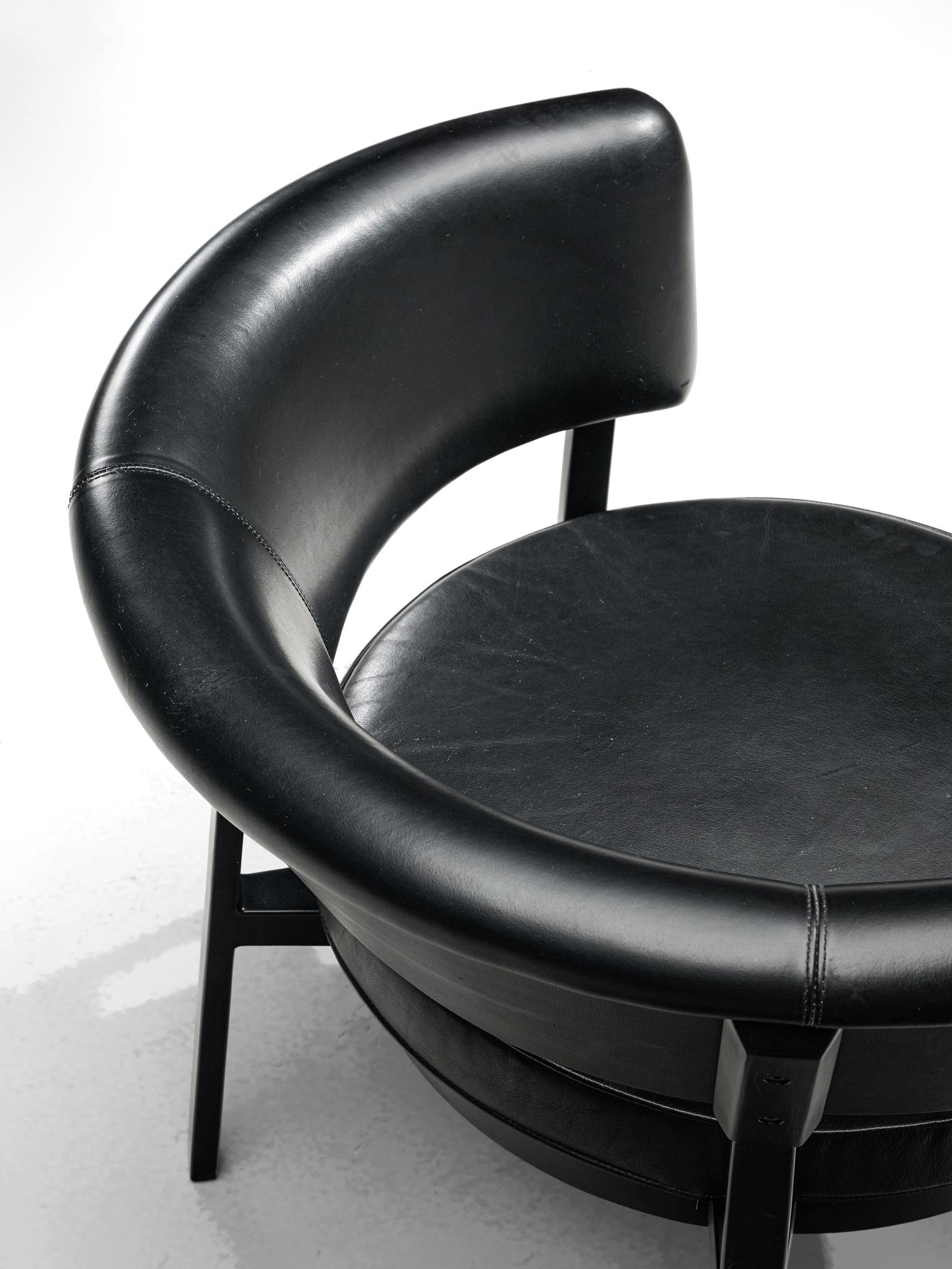 Eugenio Gerli Pair of 'P28' Easy Chairs in Black Leather In Good Condition In Waalwijk, NL