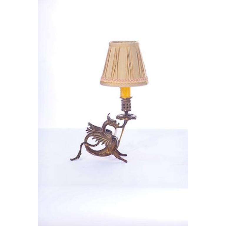 Candele del Drago di Bronzo convertite in lampade. Dalla proprietà di Verna Herra, 20° secolo
Dimensioni: 12.5 