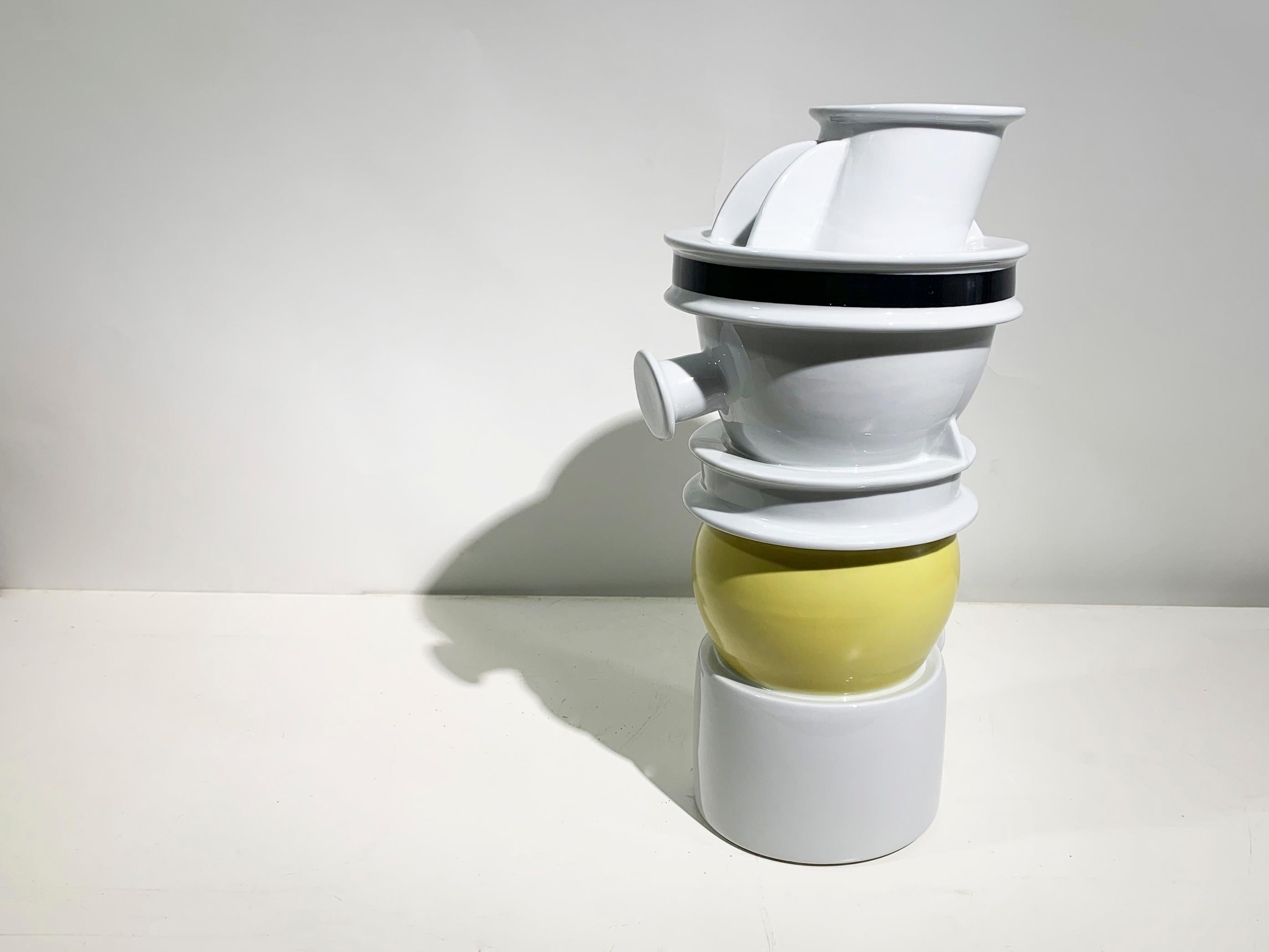 Postmoderne Vase Euphrates conçu par Ettore Sottsass en 1983 pour Memphis Milano en vente