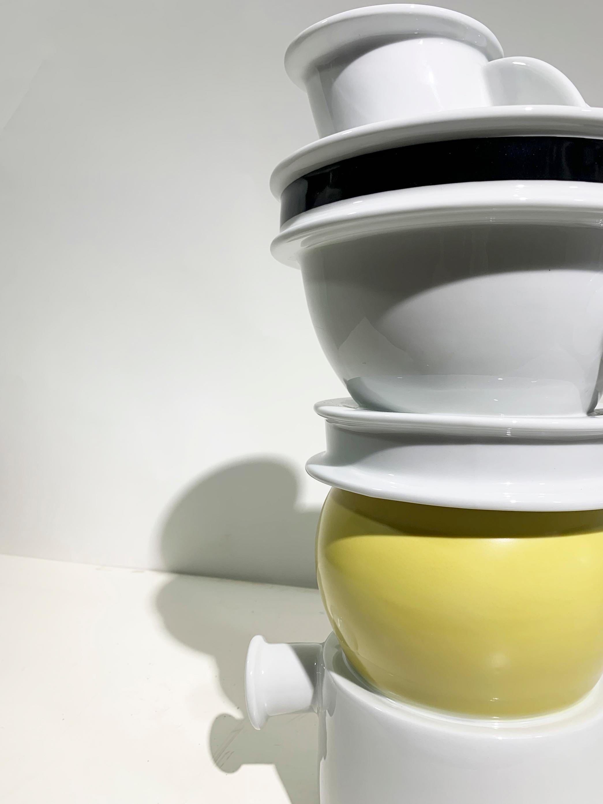 Porcelaine Vase Euphrates conçu par Ettore Sottsass en 1983 pour Memphis Milano en vente