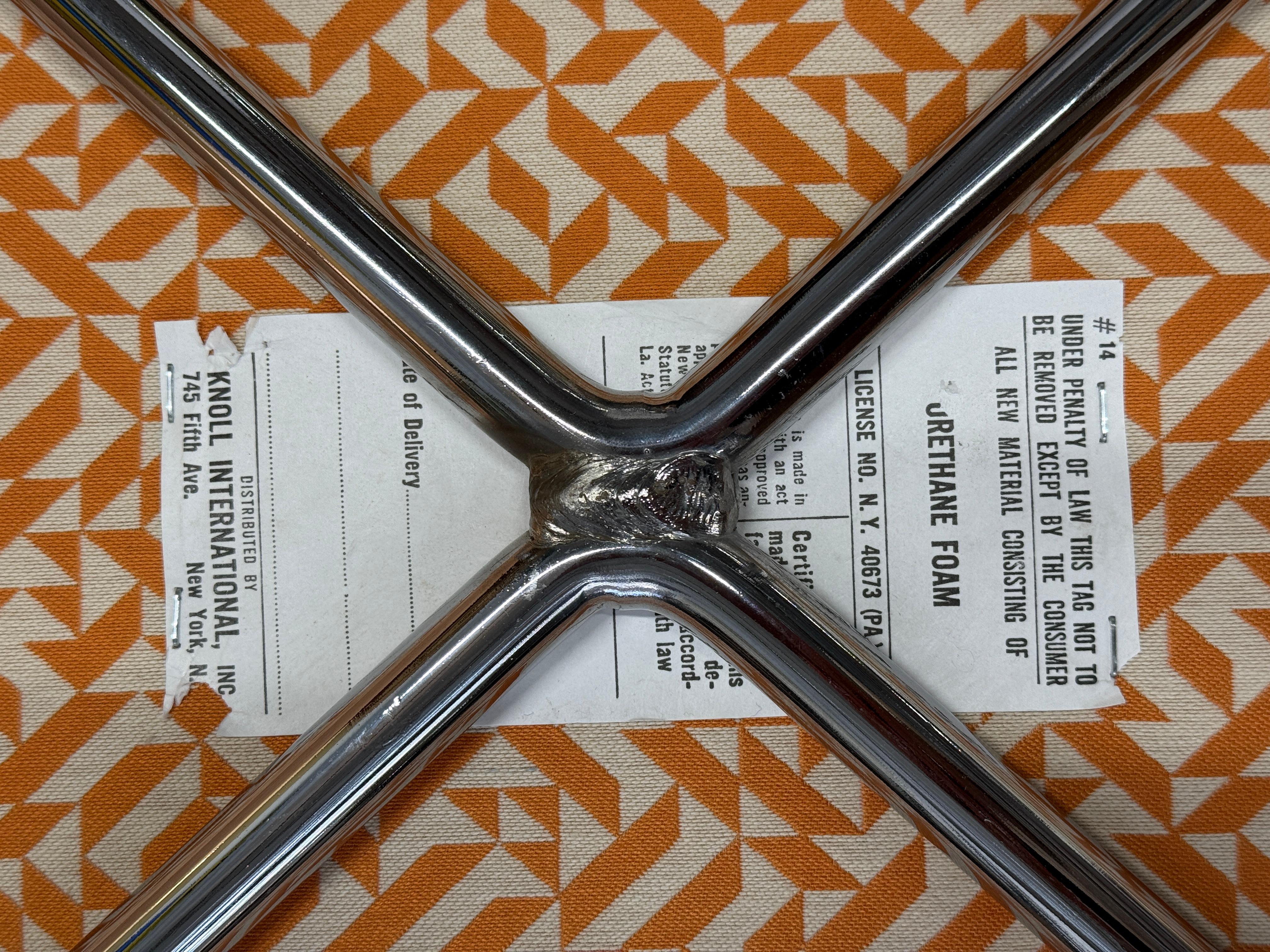 Euro Saarinen Womb Chair & Ottoman redone in Anni Albers Knoll Eclat Weave For Sale 6