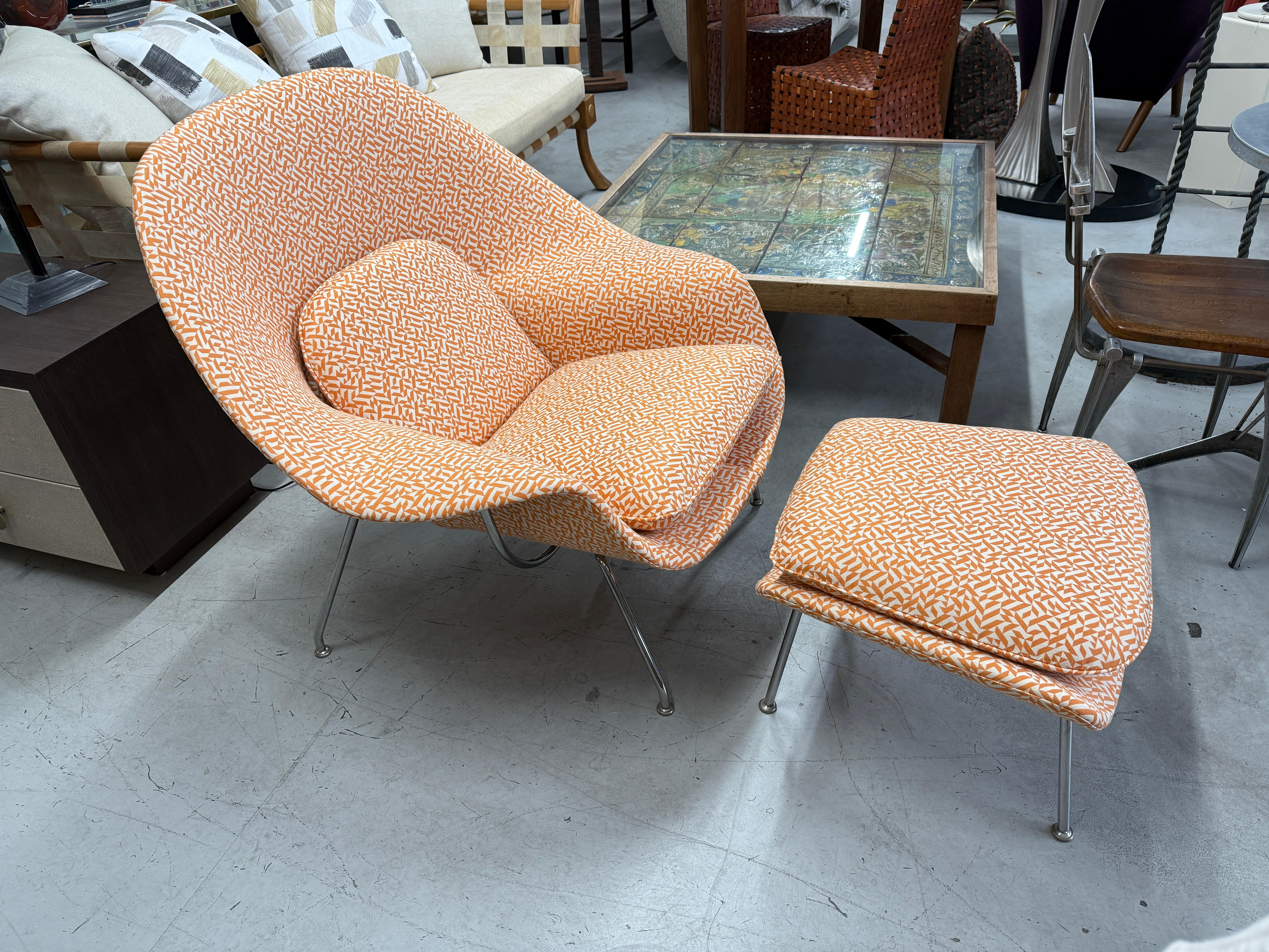 American Euro Saarinen Womb Chair & Ottoman redone in Anni Albers Knoll Eclat Weave For Sale